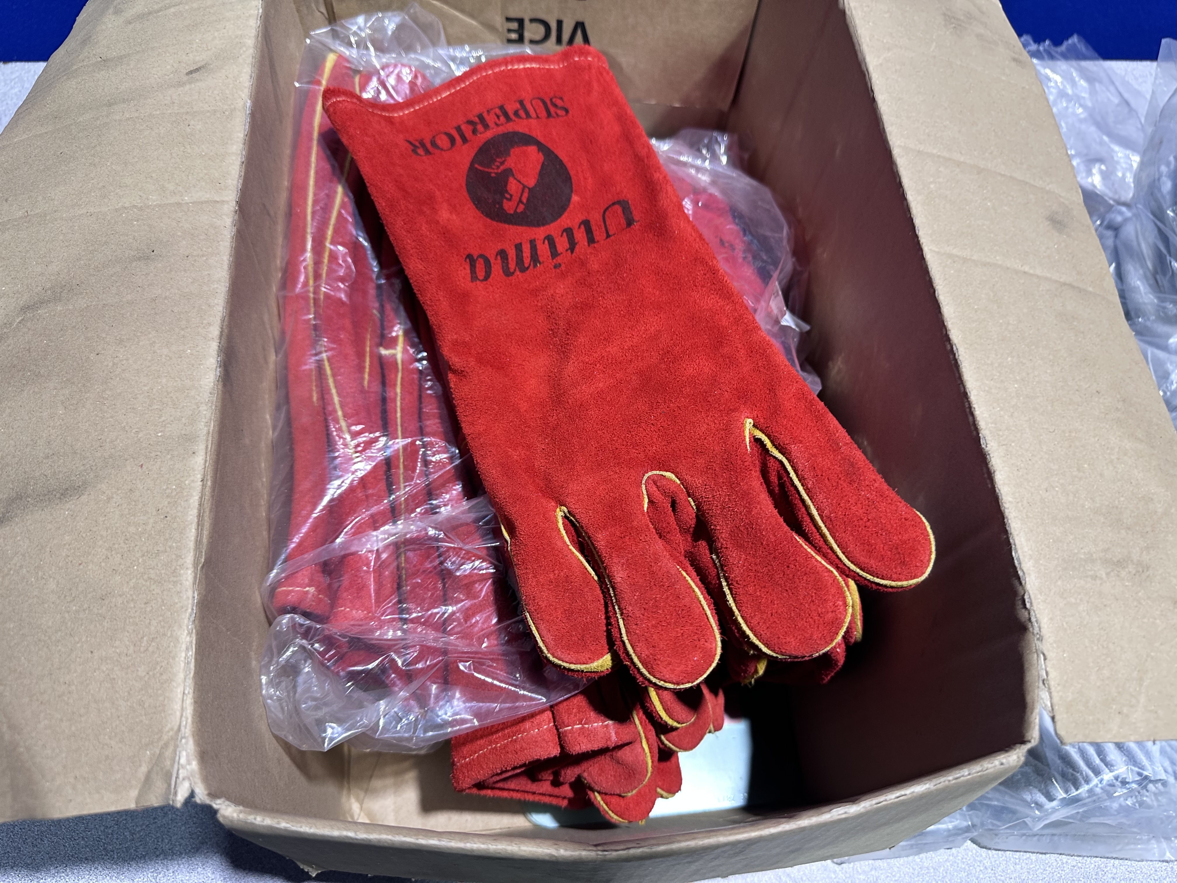 Qty of Welding Gloves & Sleeves