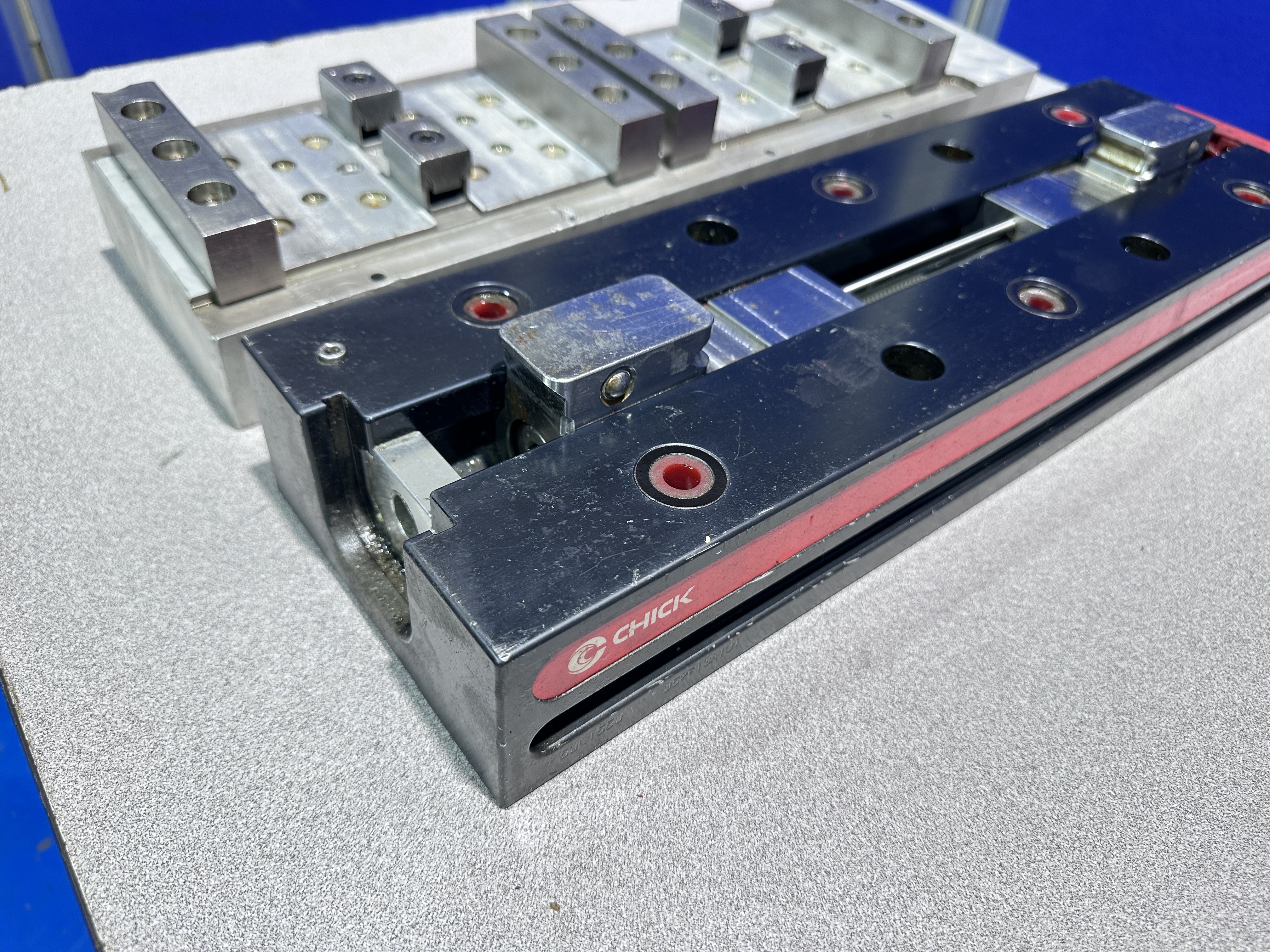 (2) x Chick 5 QL 1550 Multilok Machine Bases