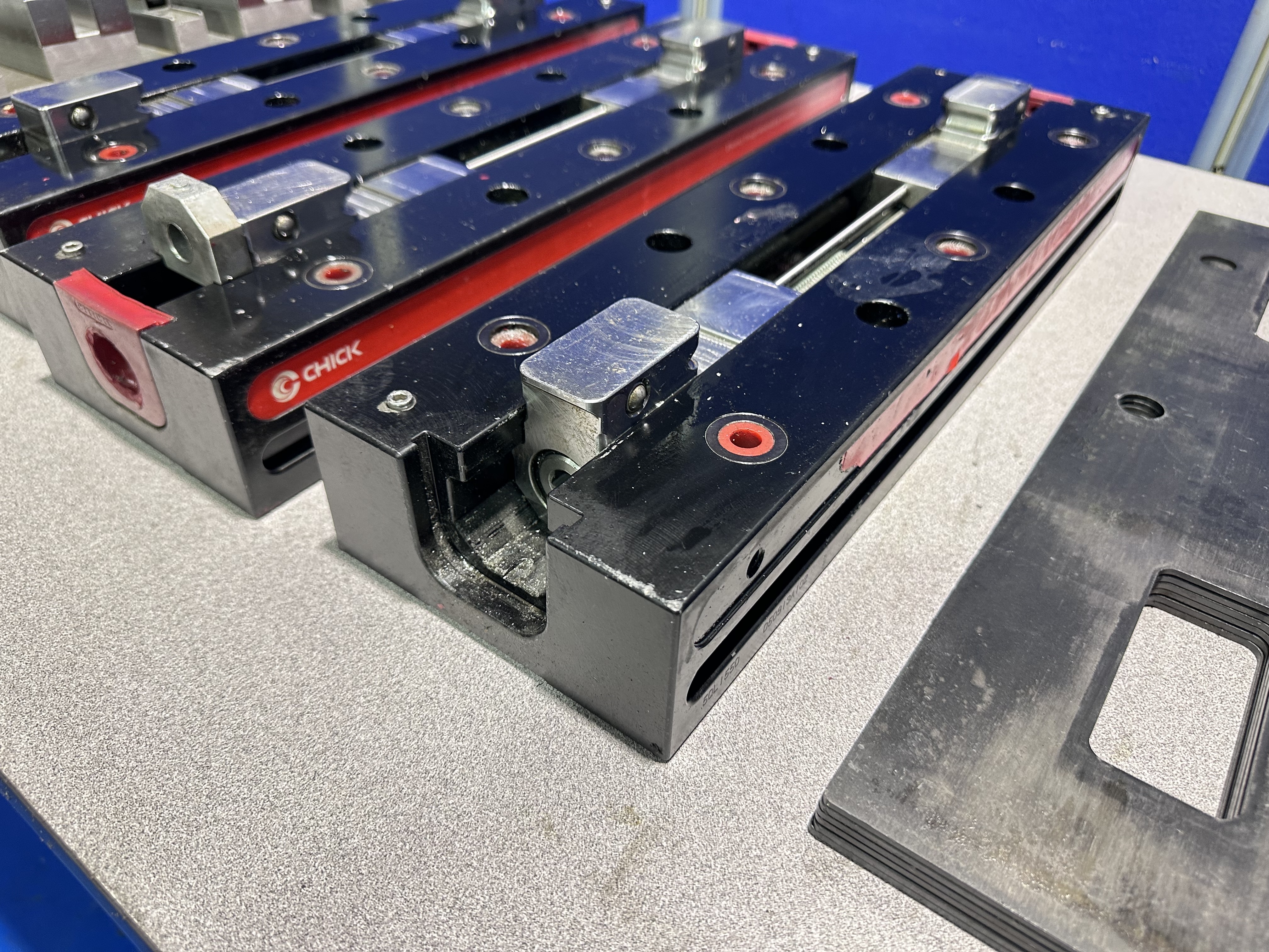 (3) x Chick 5 QL 1550 Multilok Machine Bases