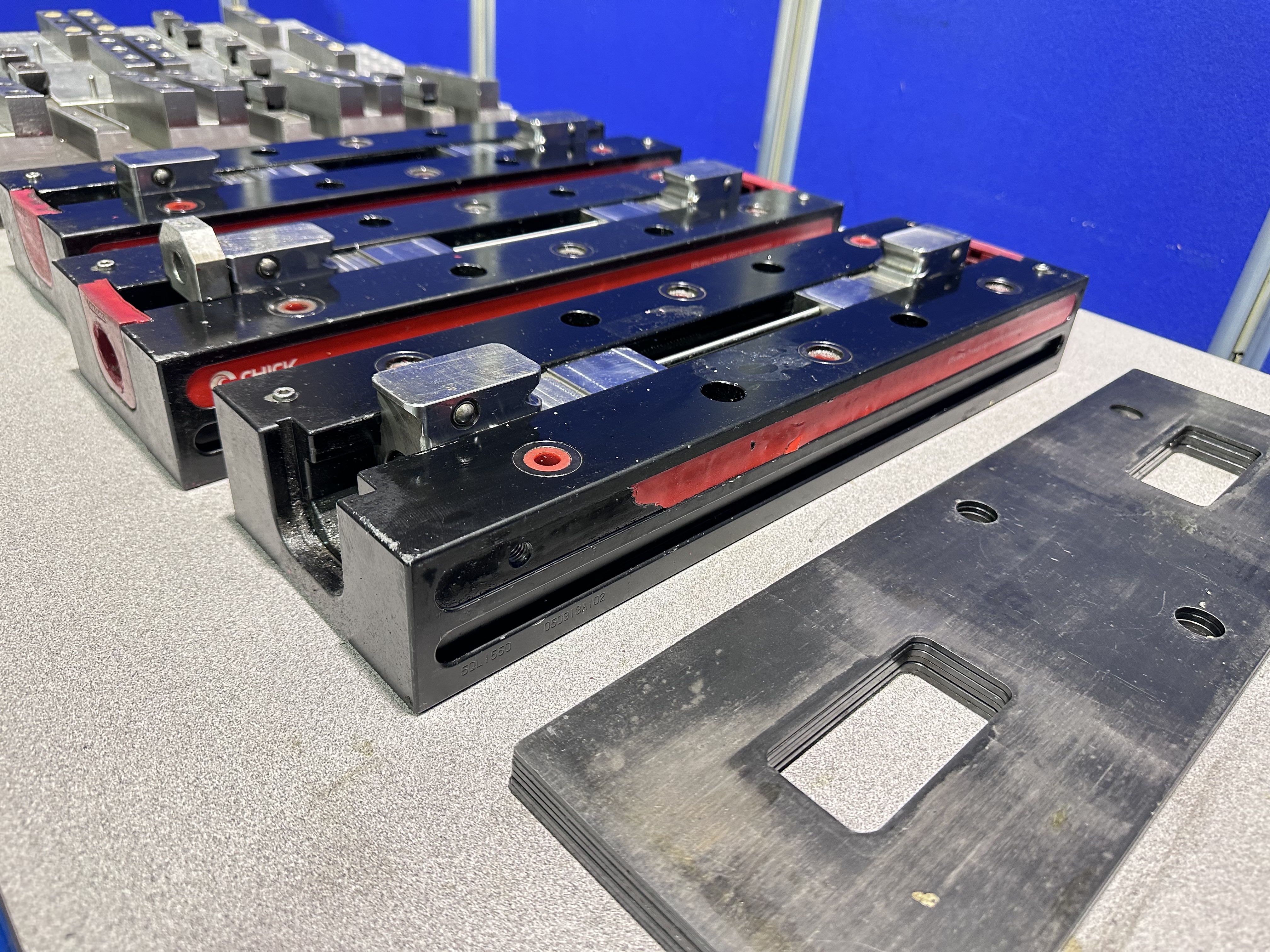 (3) x Chick 5 QL 1550 Multilok Machine Bases