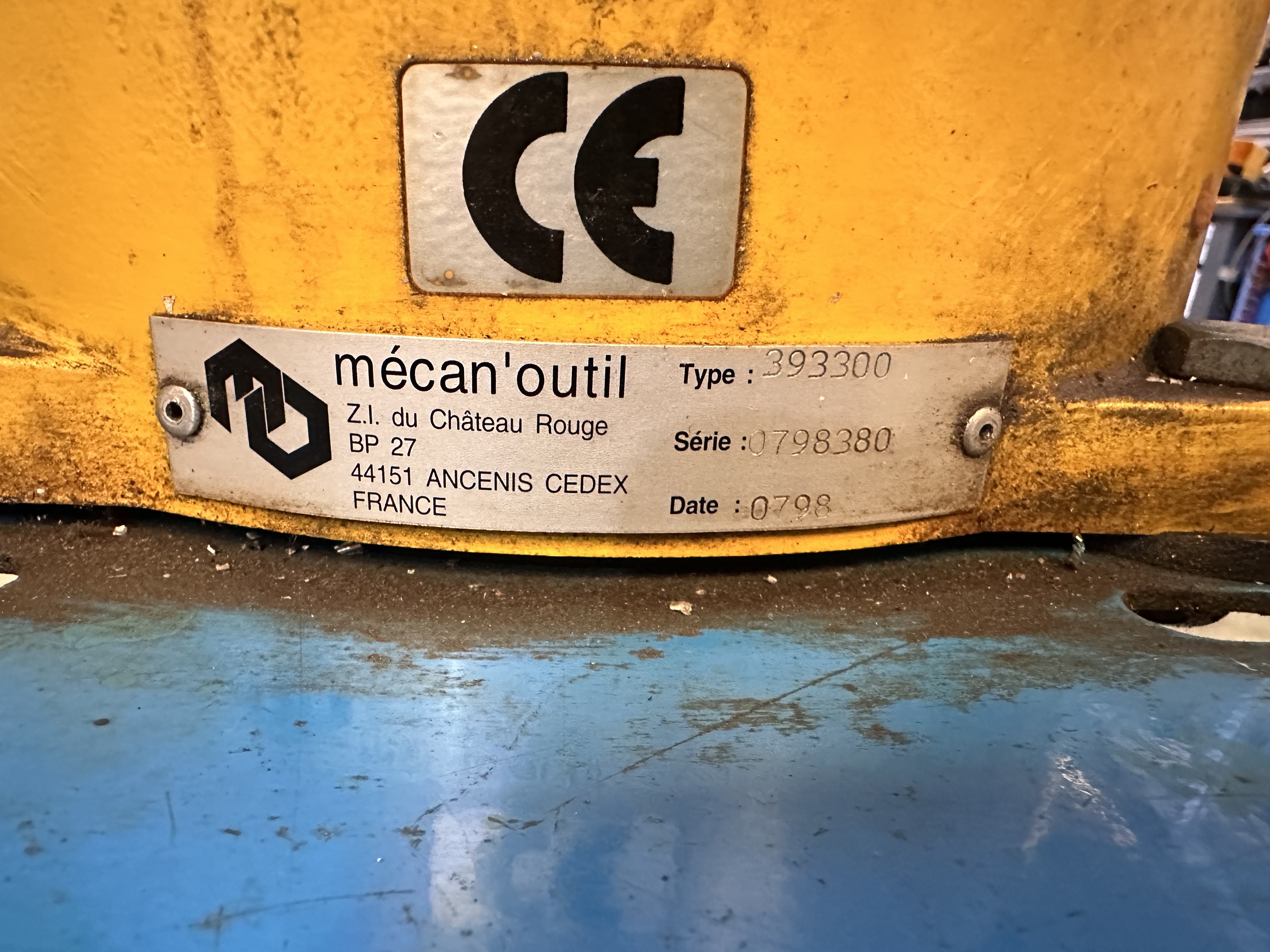 Reynaers Extrusion Clipping Press