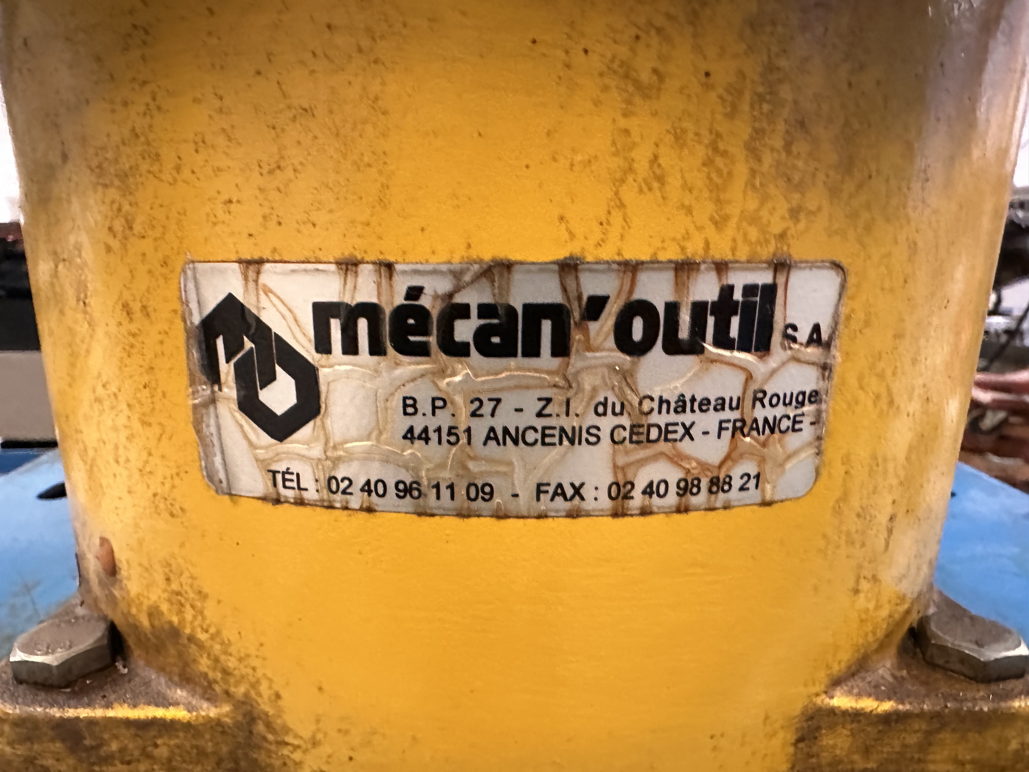 Reynaers Extrusion Clipping Press