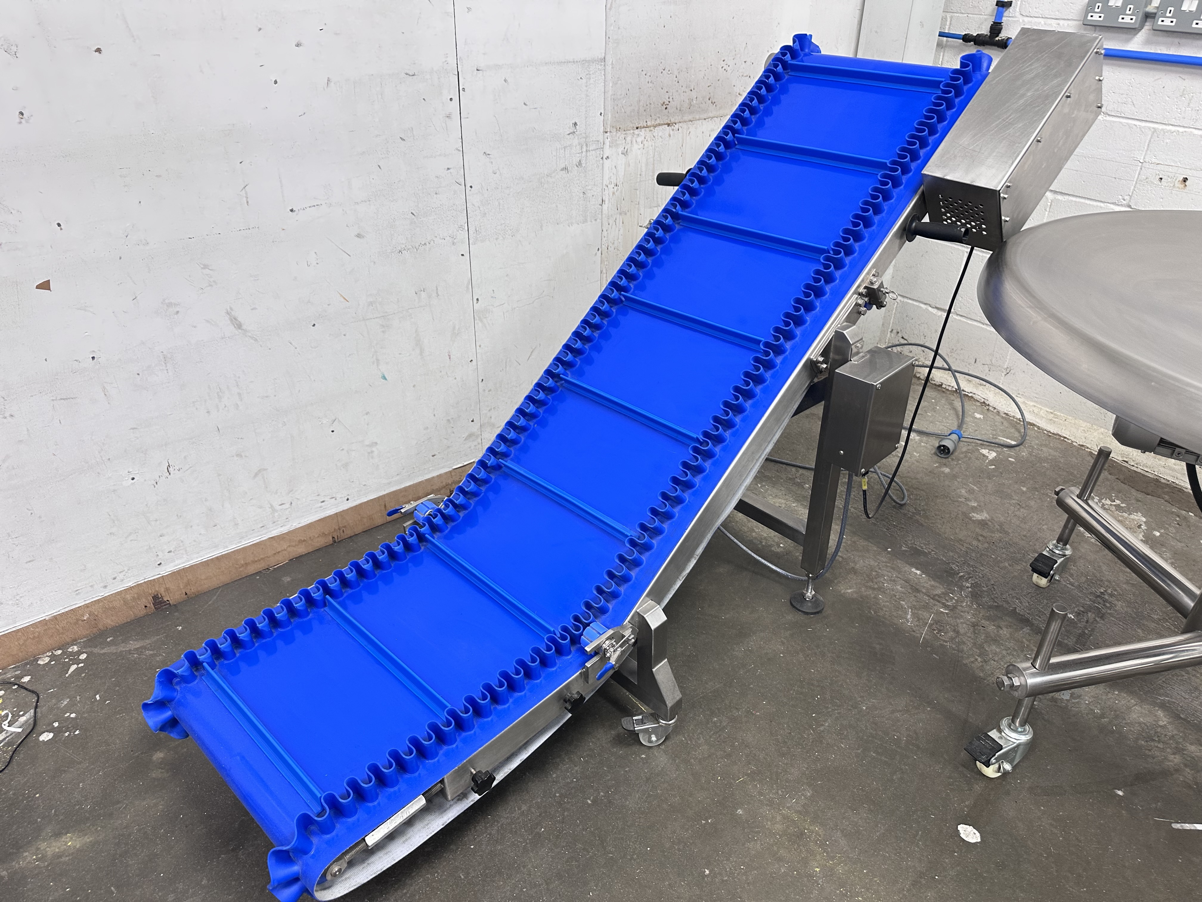 1200mm Stainless Steel Mobile Rotary Collecting Table. (2021)