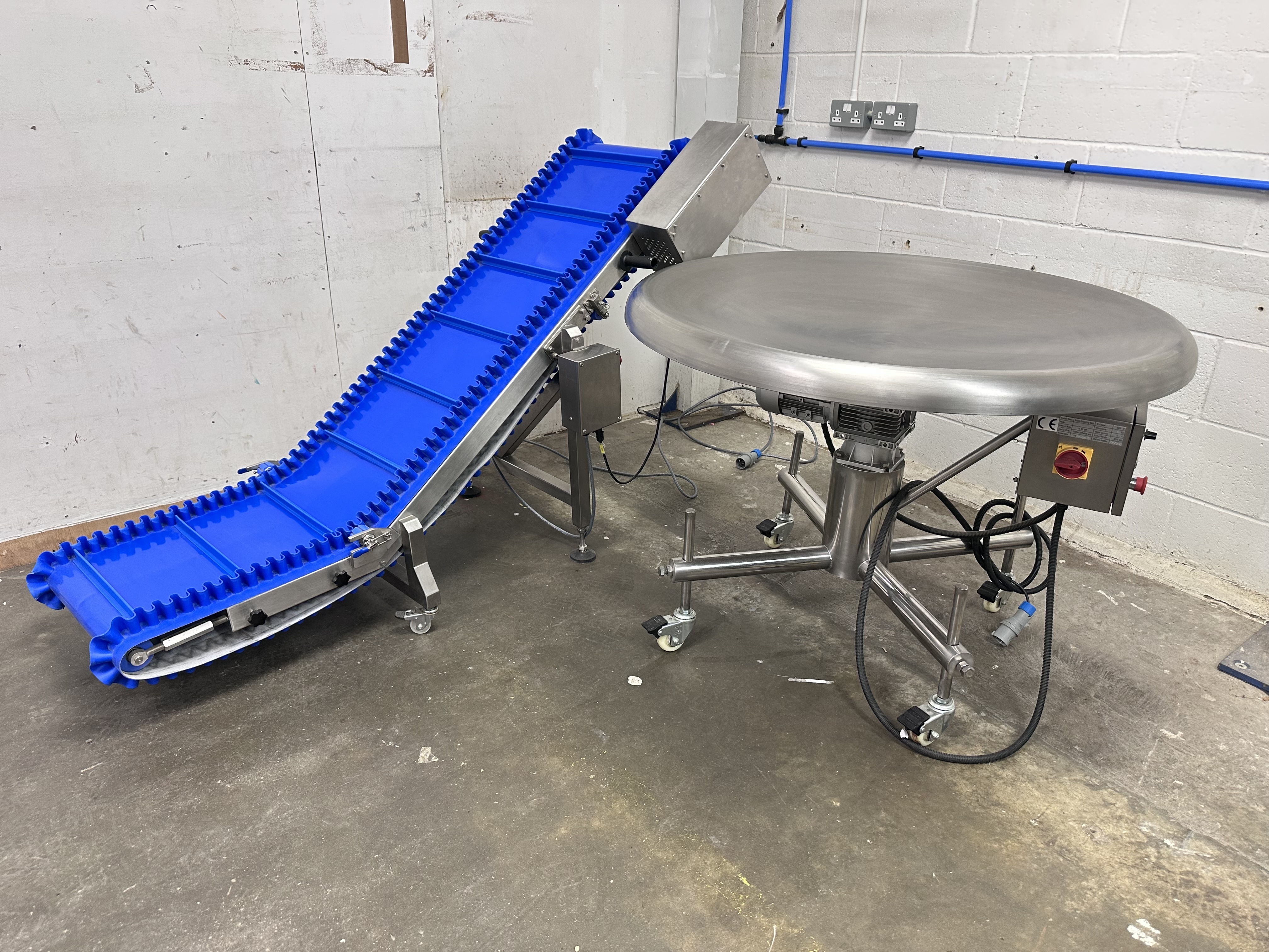 1200mm Stainless Steel Mobile Rotary Collecting Table. (2021)