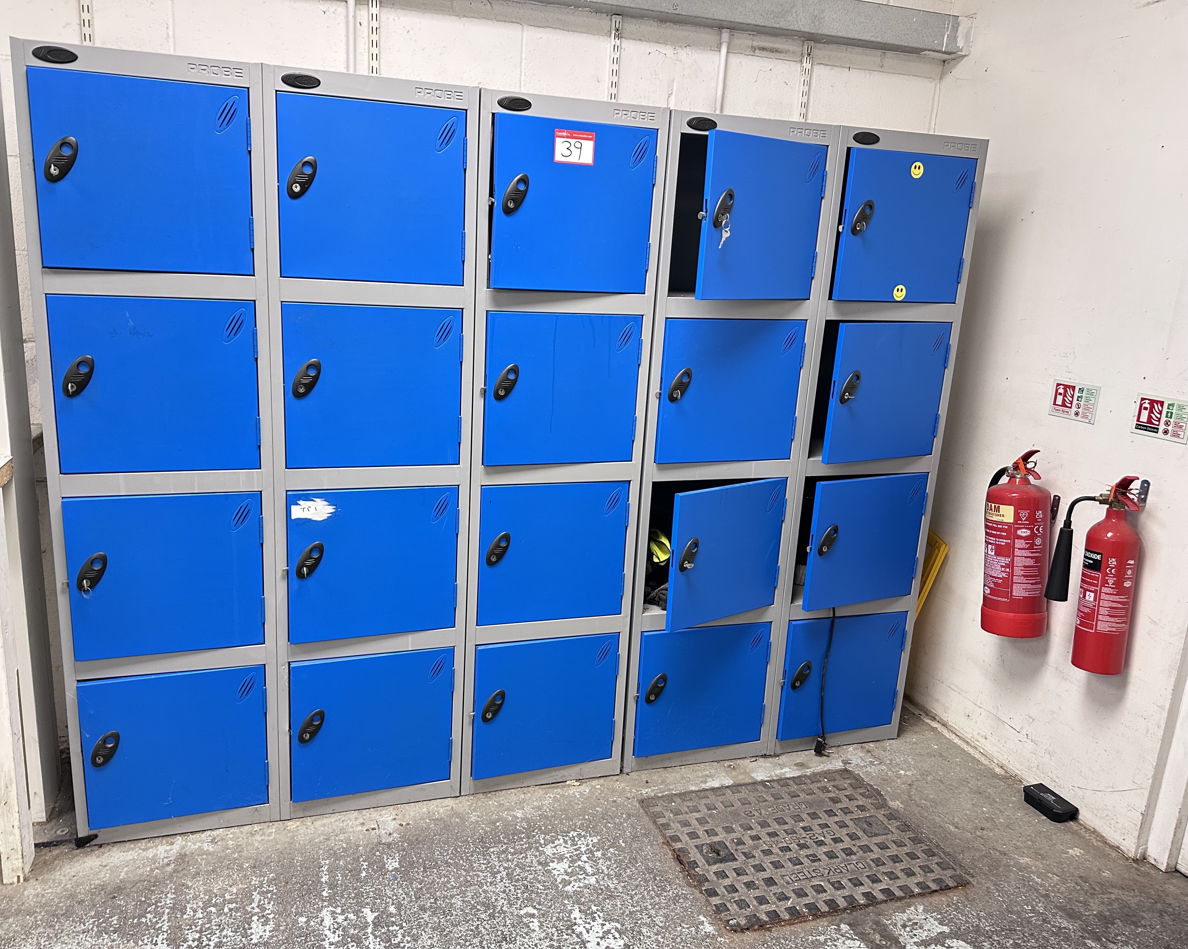 Qty of Probe Lockers