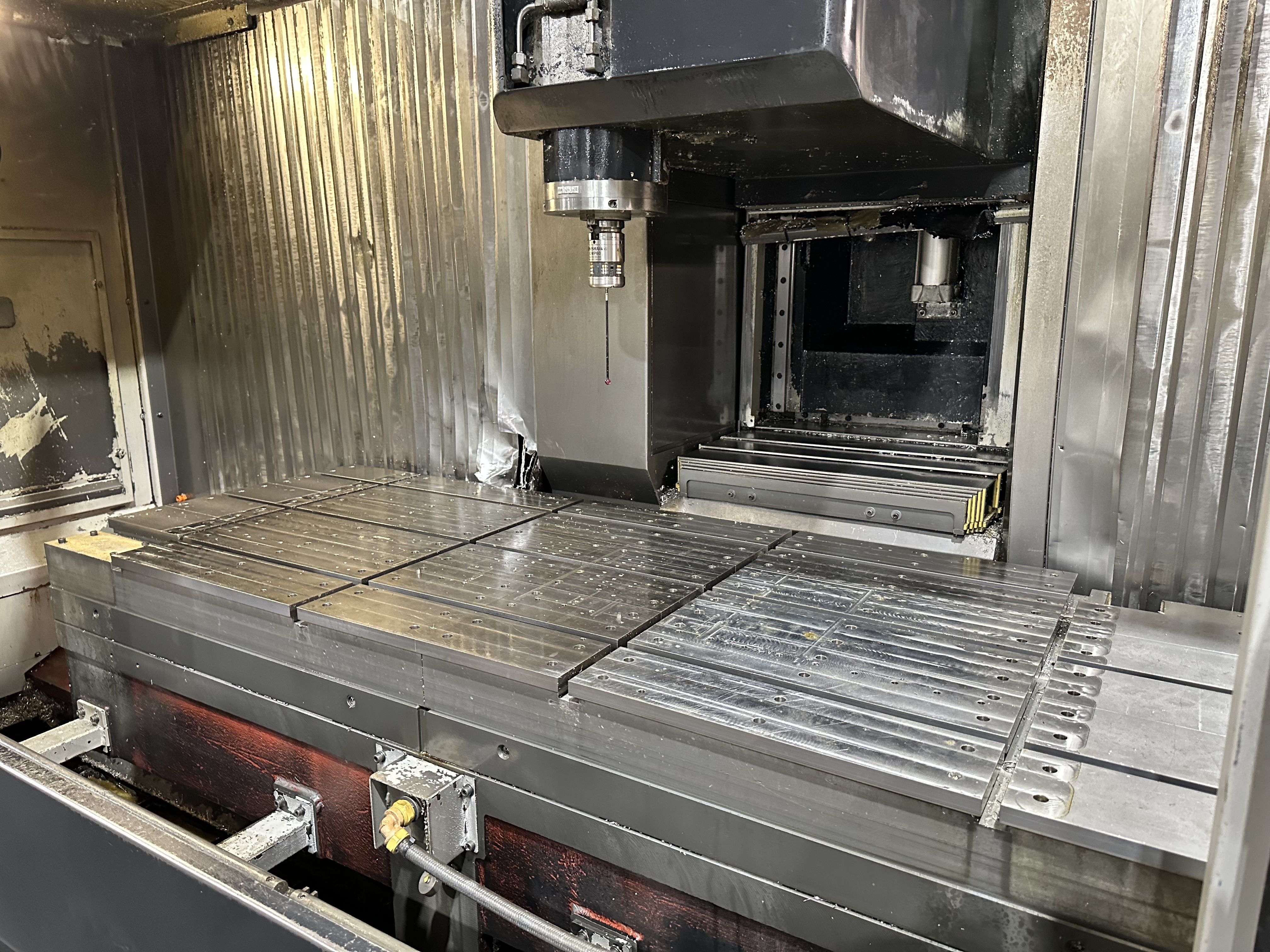 Mazak VTC-300C-II CNC Vertical Machining Centre. (2007)