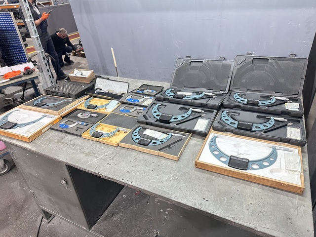 Various Size Metric Micrometers Range 0 - 25mm to 225 - 250mm