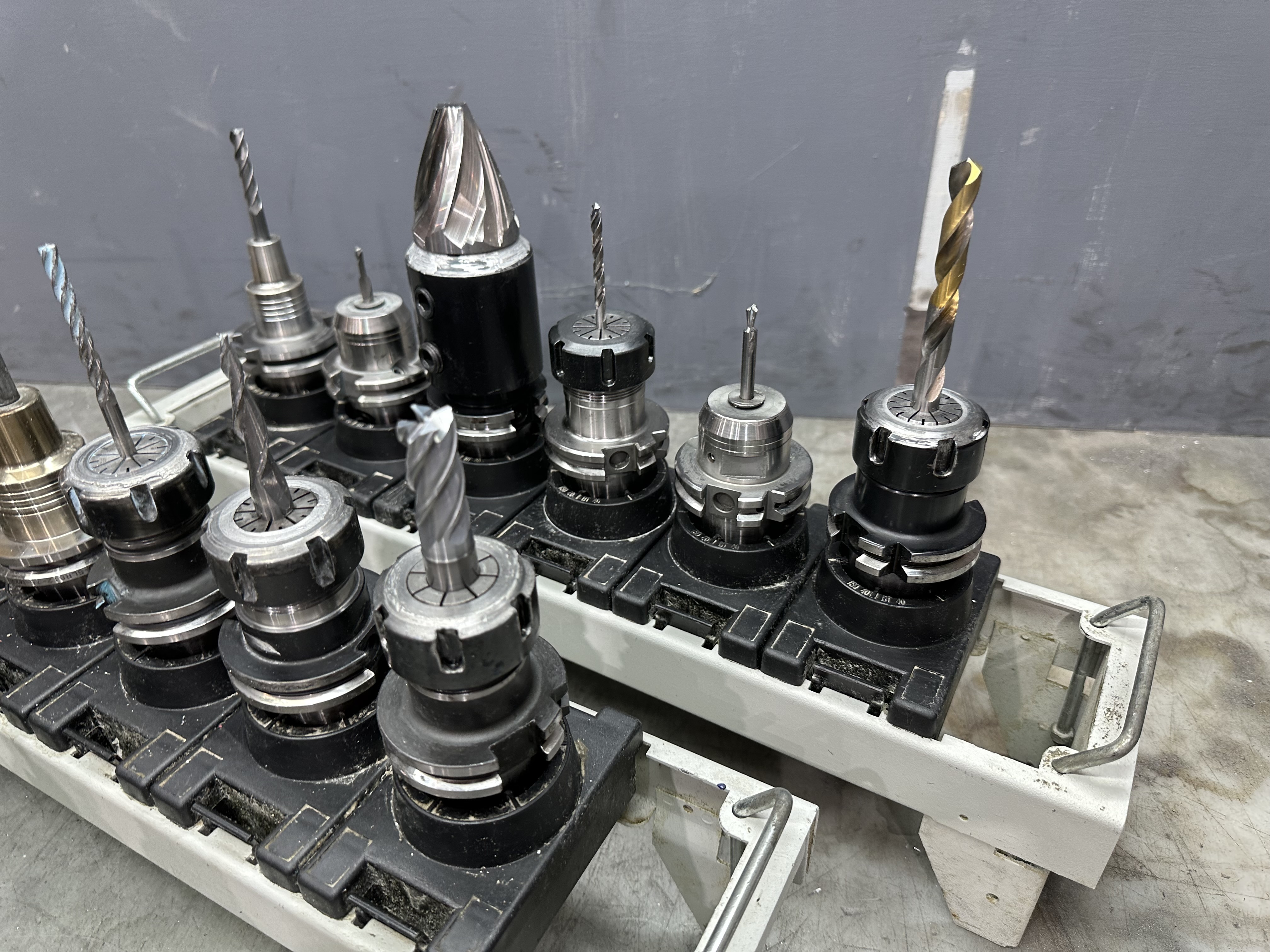CAT40 Spindle Tool Holders with Various Cutter Holder Ends (5 x Tool Racks)