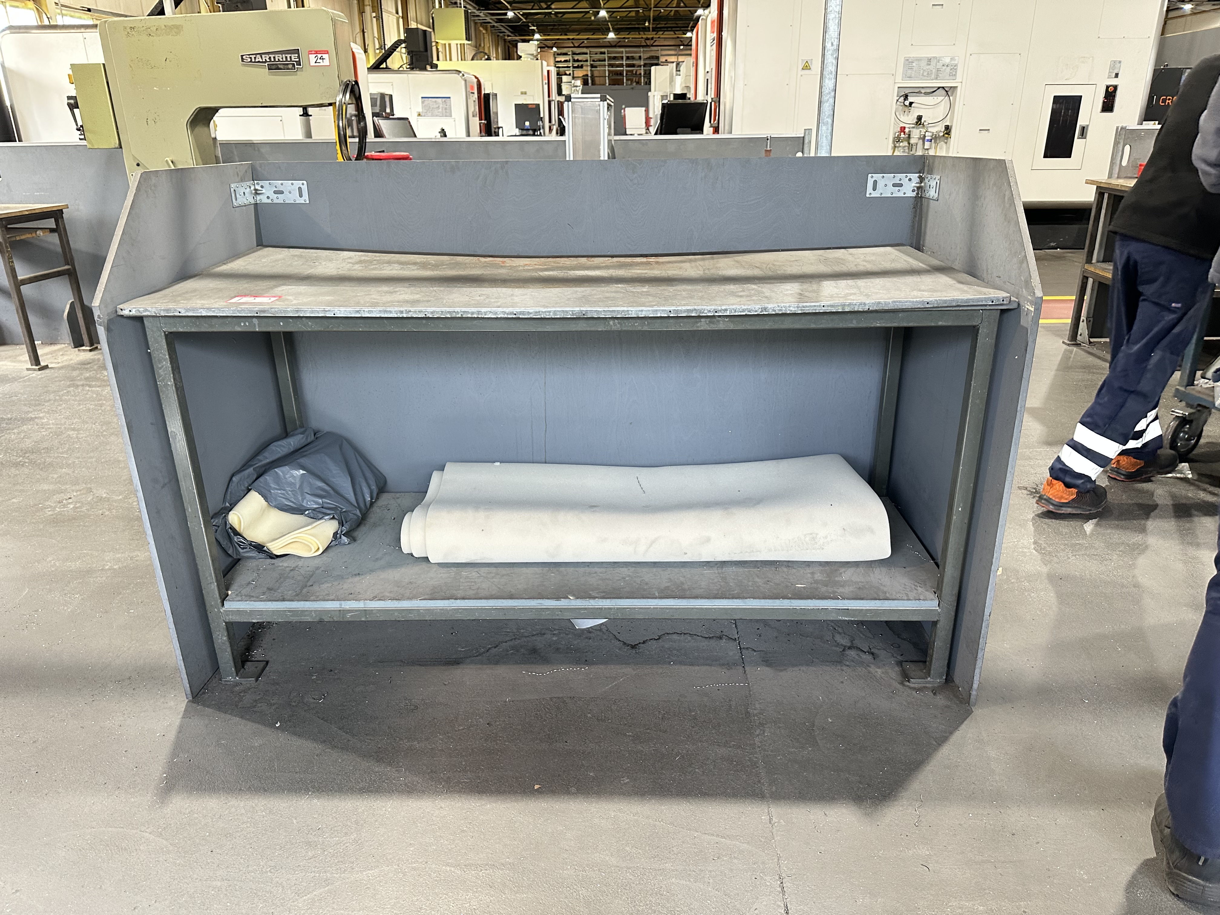 Various Size Work Bench & Tables
