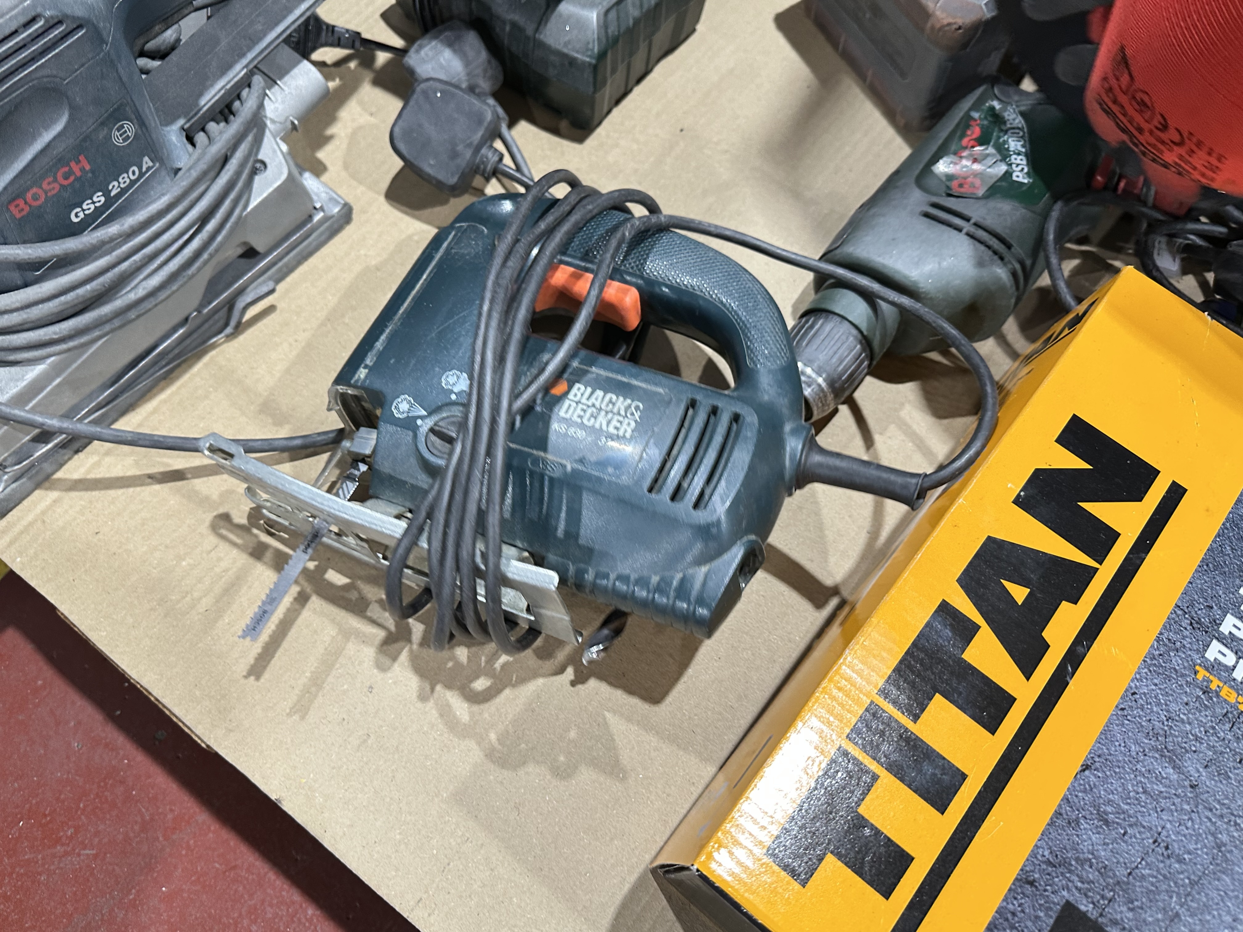 Various Cordless & Corded Power Tools 