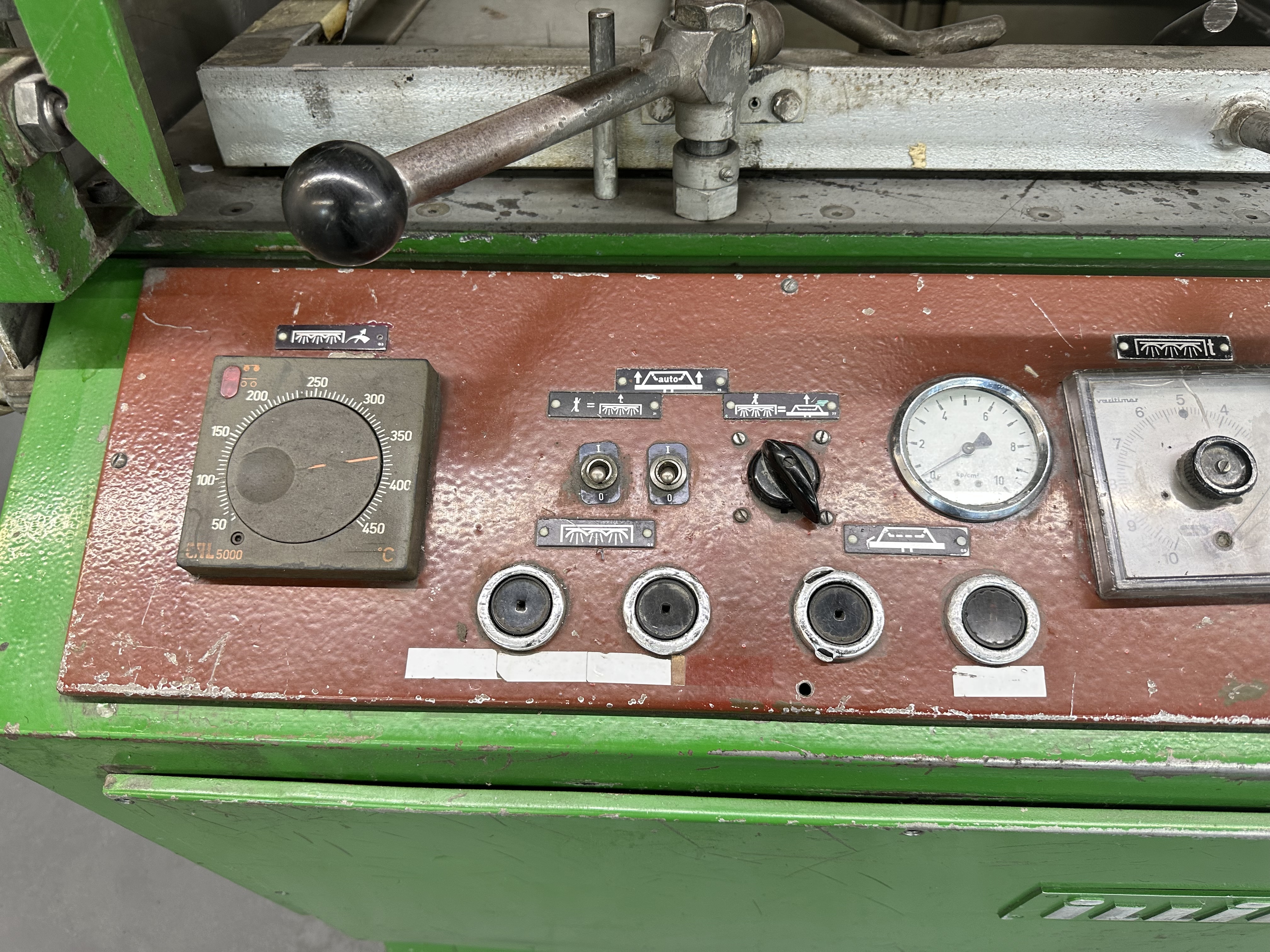 Illig UA100d Vacuum Forming Machine (1973)