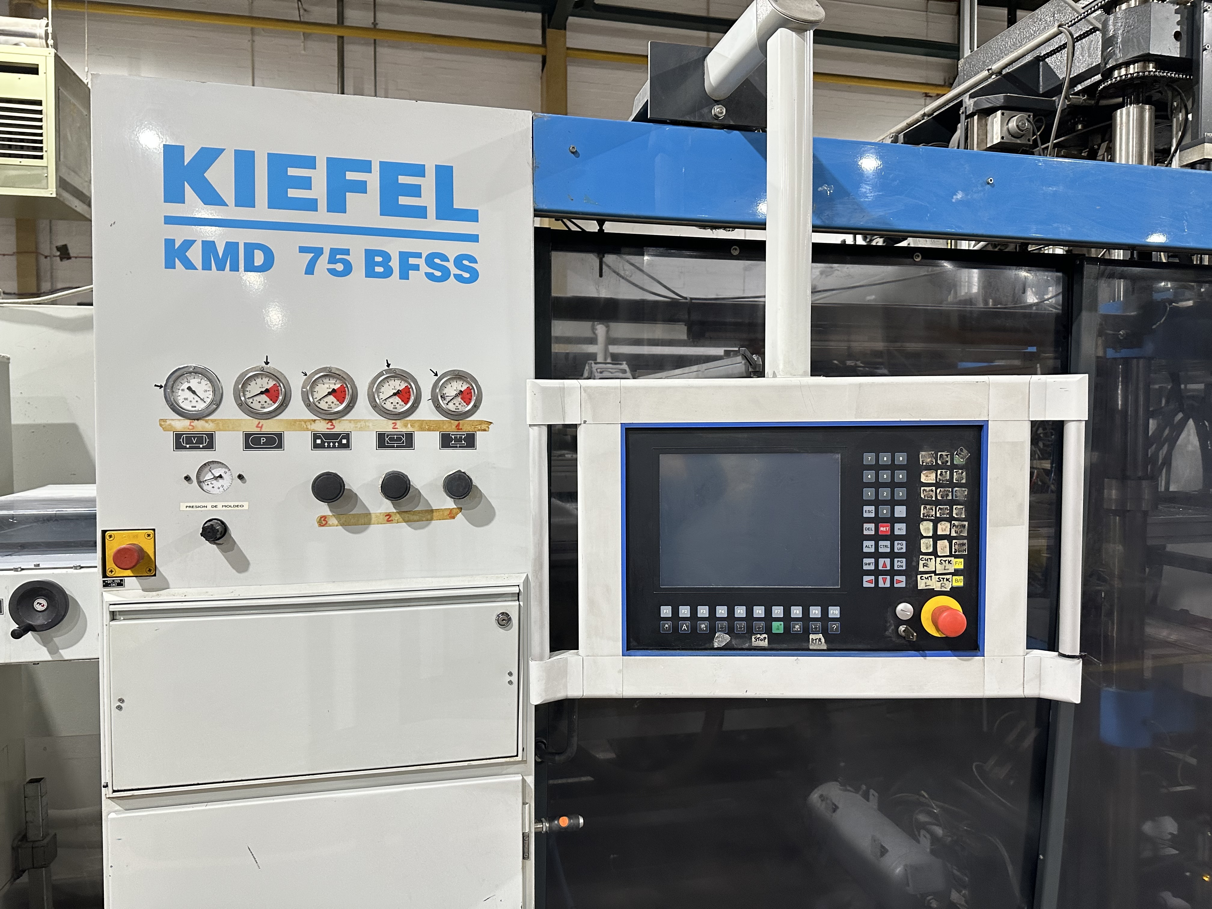 Kiefel KMD 75 BFSS Universal Automatic Roll-Fed Thermoforming Machine (2002)