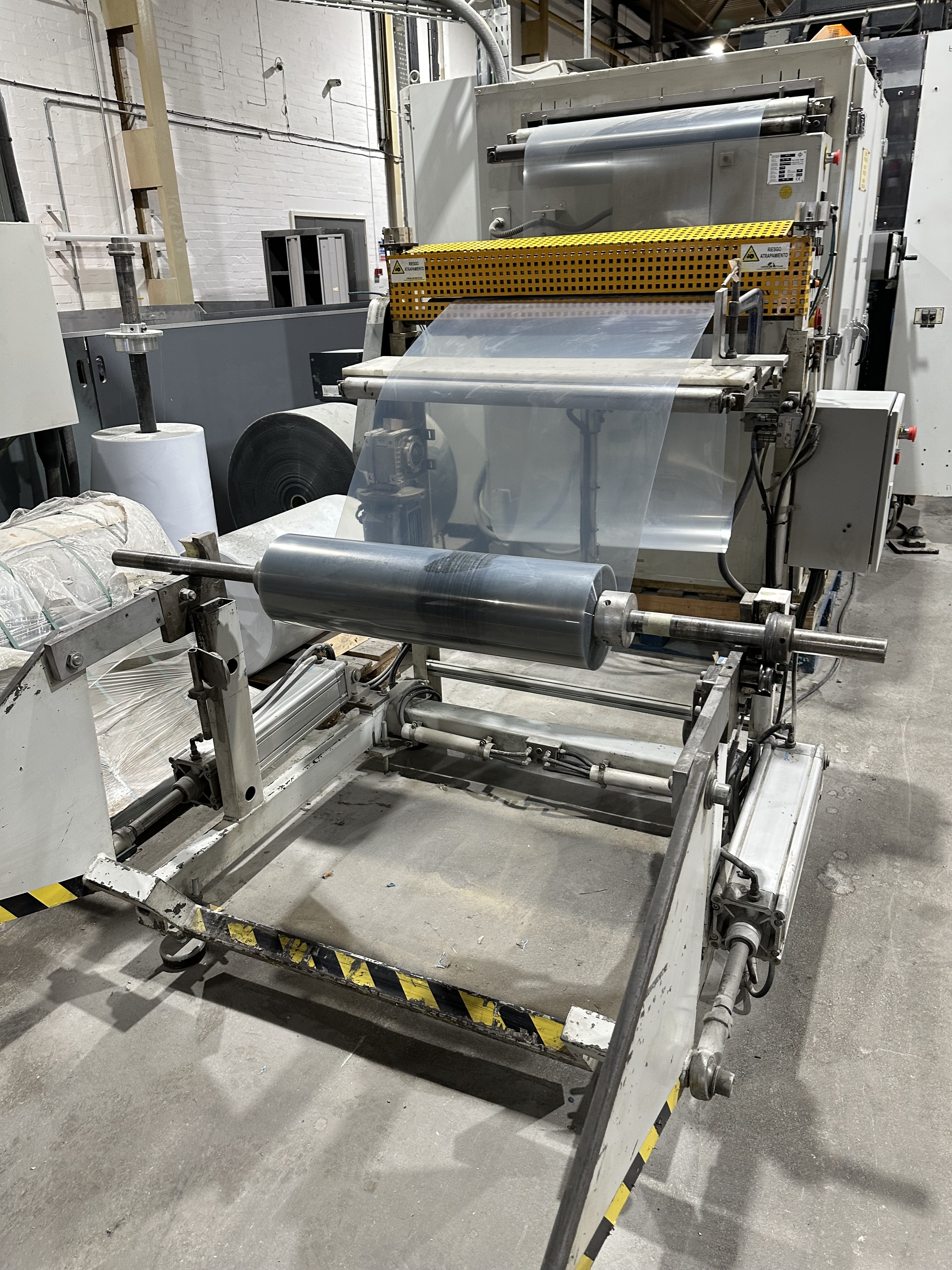 Kiefel KMD 75 BFSS Universal Automatic Roll-Fed Thermoforming Machine (2002)