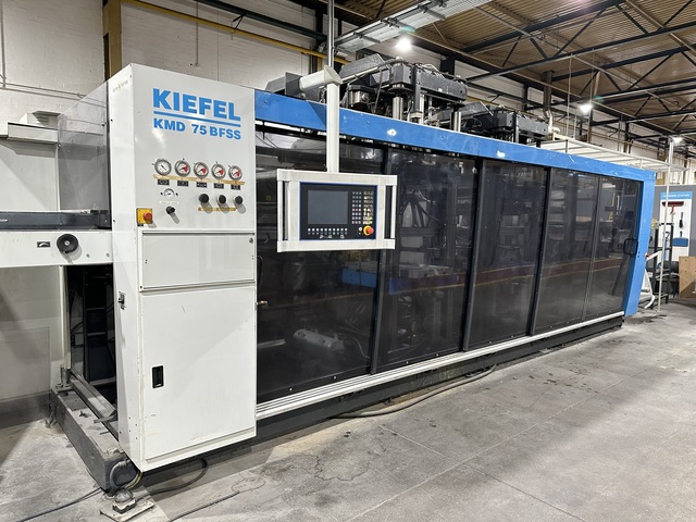 Kiefel KMD 75 BFSS Universal Automatic Roll-Fed Thermoforming Machine (2002)