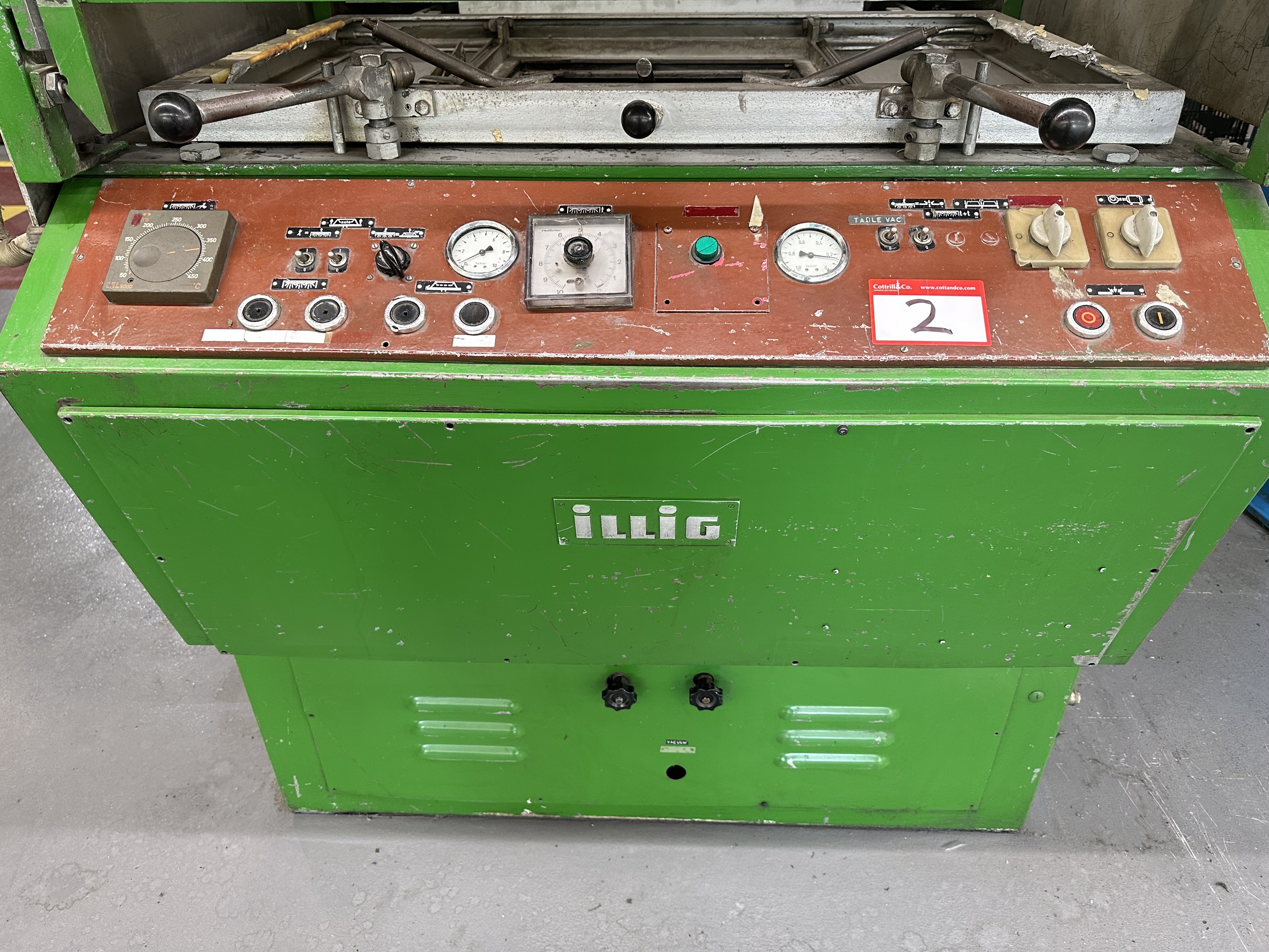 Illig UA100d Vacuum Forming Machine (1973)