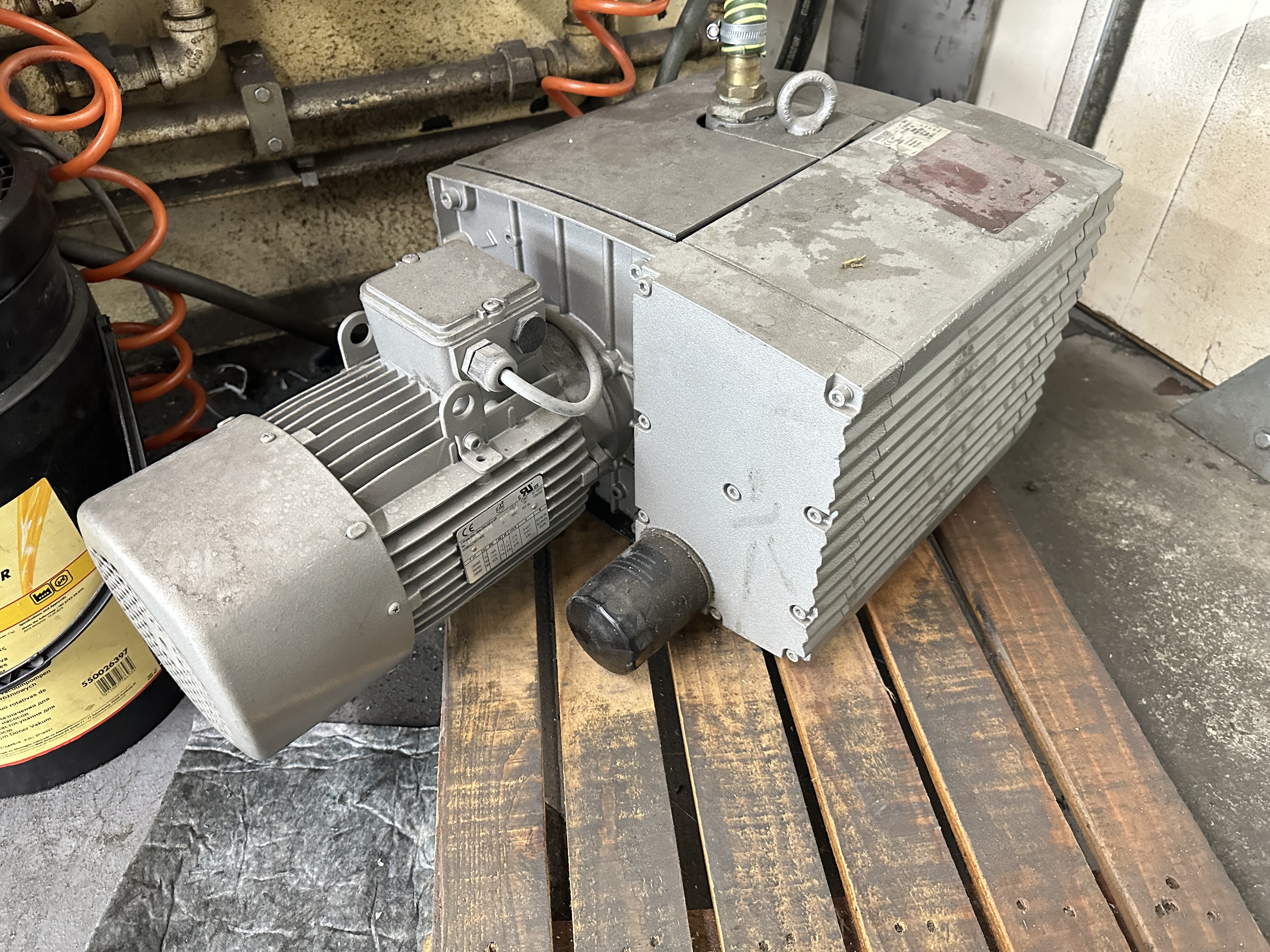 Lyle Industries 25 x 25 Single Station Vacuum Thermoforming Machine (1996)