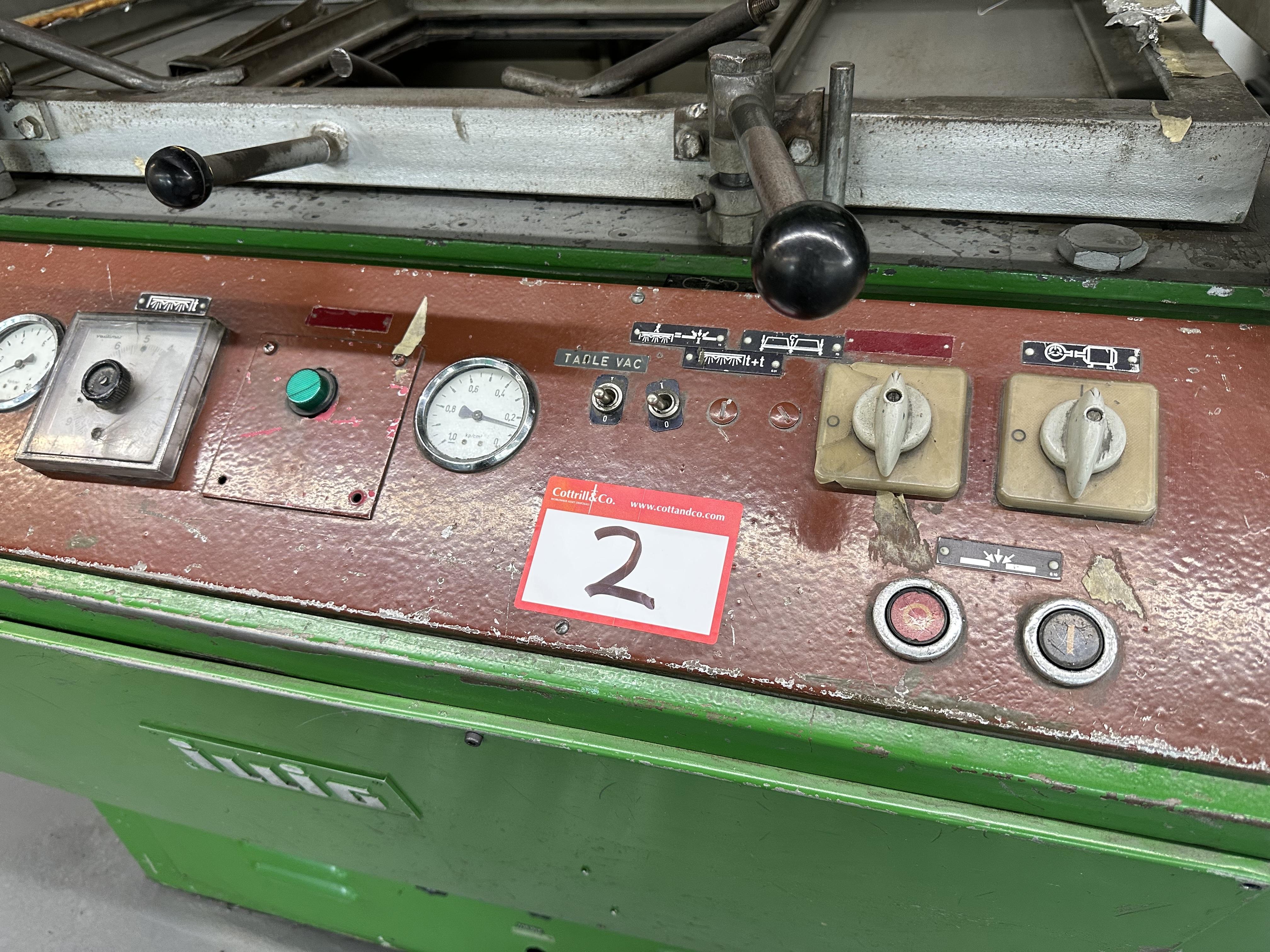 Illig UA100d Vacuum Forming Machine (1973)