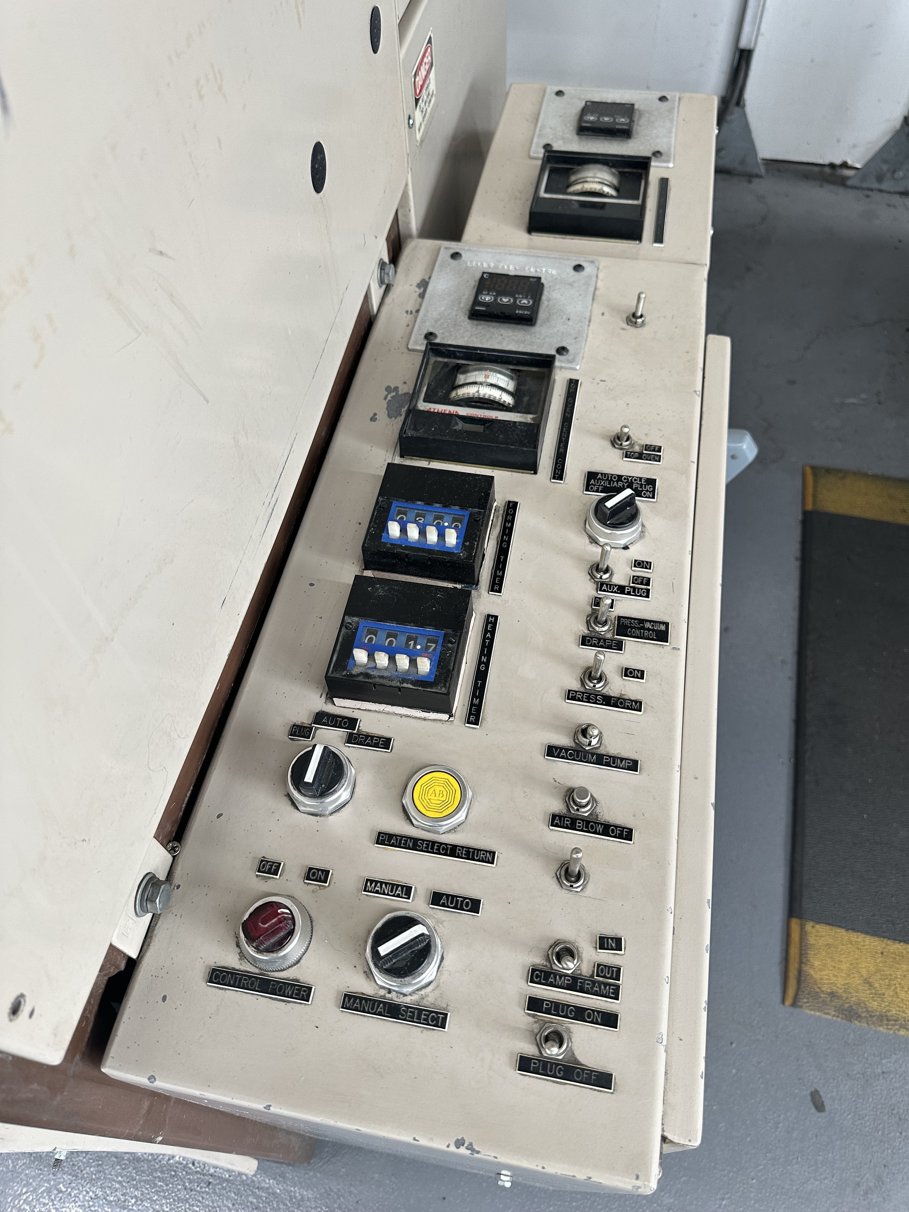  Labform 1620 Hydro-Trim Laboratory Thermoforming Machine
