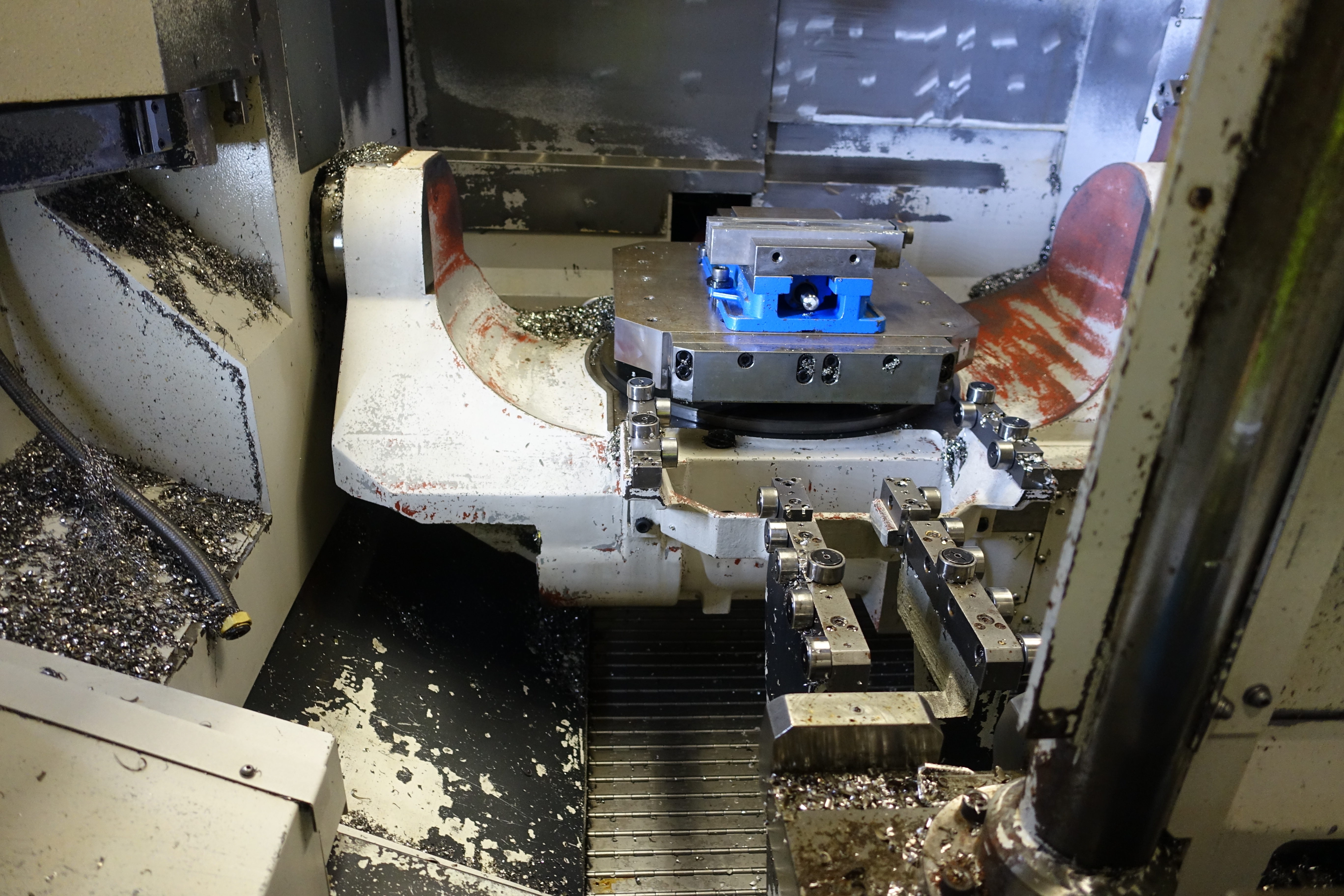 Mazak Variaxis 730-5X CNC Vertical Machining Centre. (2005)