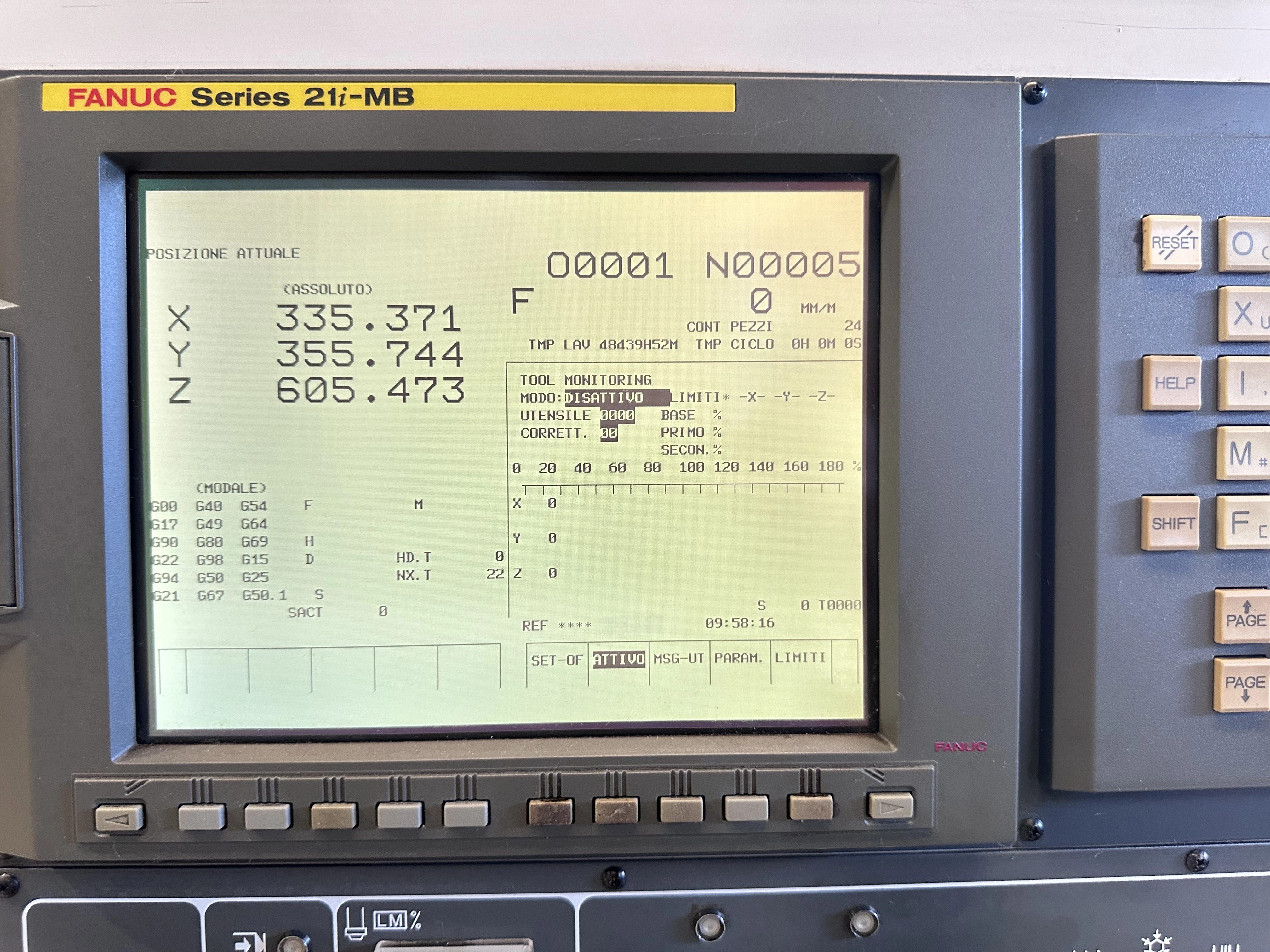 Doosan Daewoo Ace-VC500 Twin Pallet Horizontal Machining Centre with Fanuc Series 21i-MB CNC Control (2006)