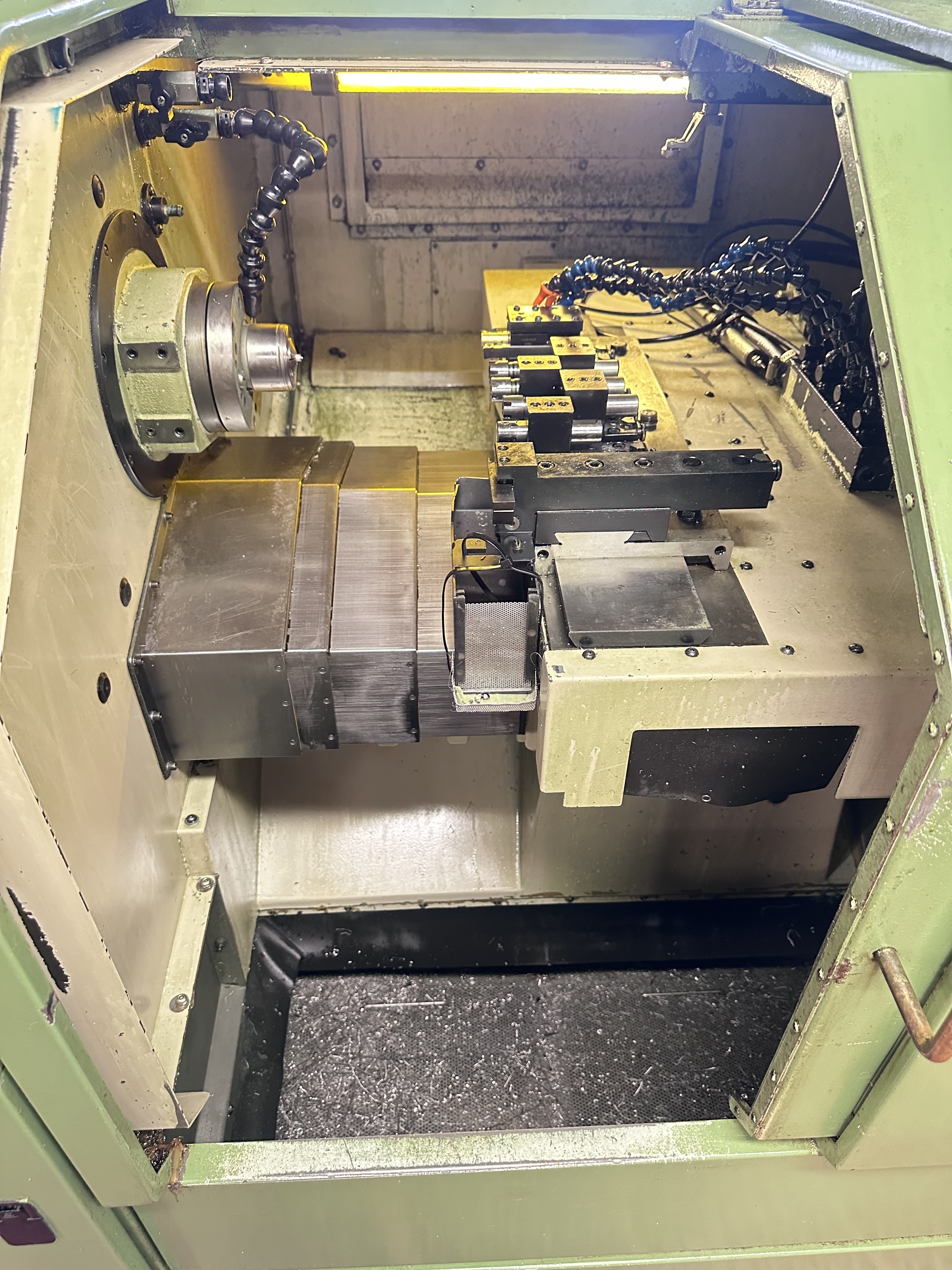 Hardinge Conquest GT Super Precision CNC Platten Lathe