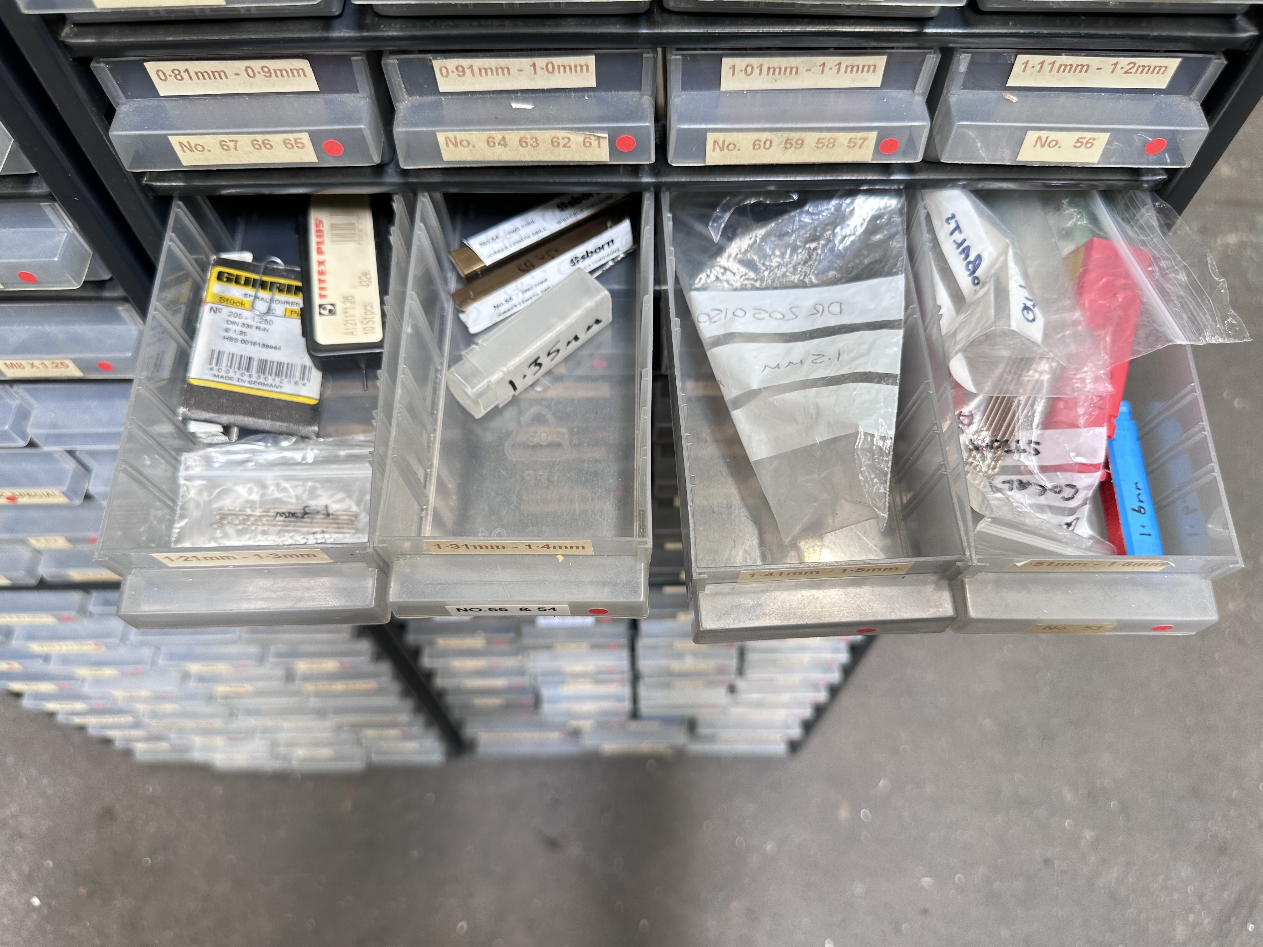Selection of HSS Drills & Taps in Multi Drawer Cabinets 