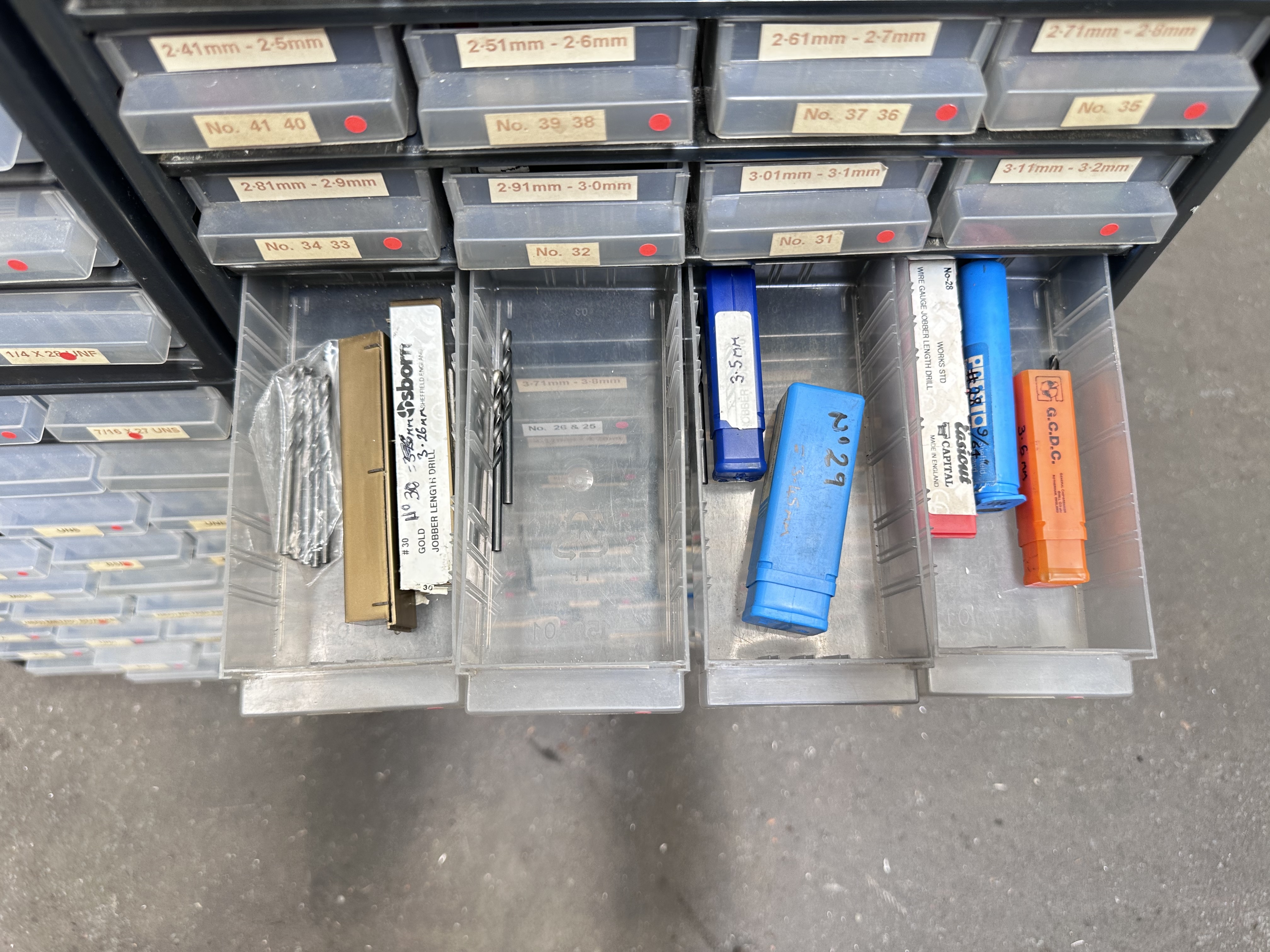 Selection of HSS Drills & Taps in Multi Drawer Cabinets 