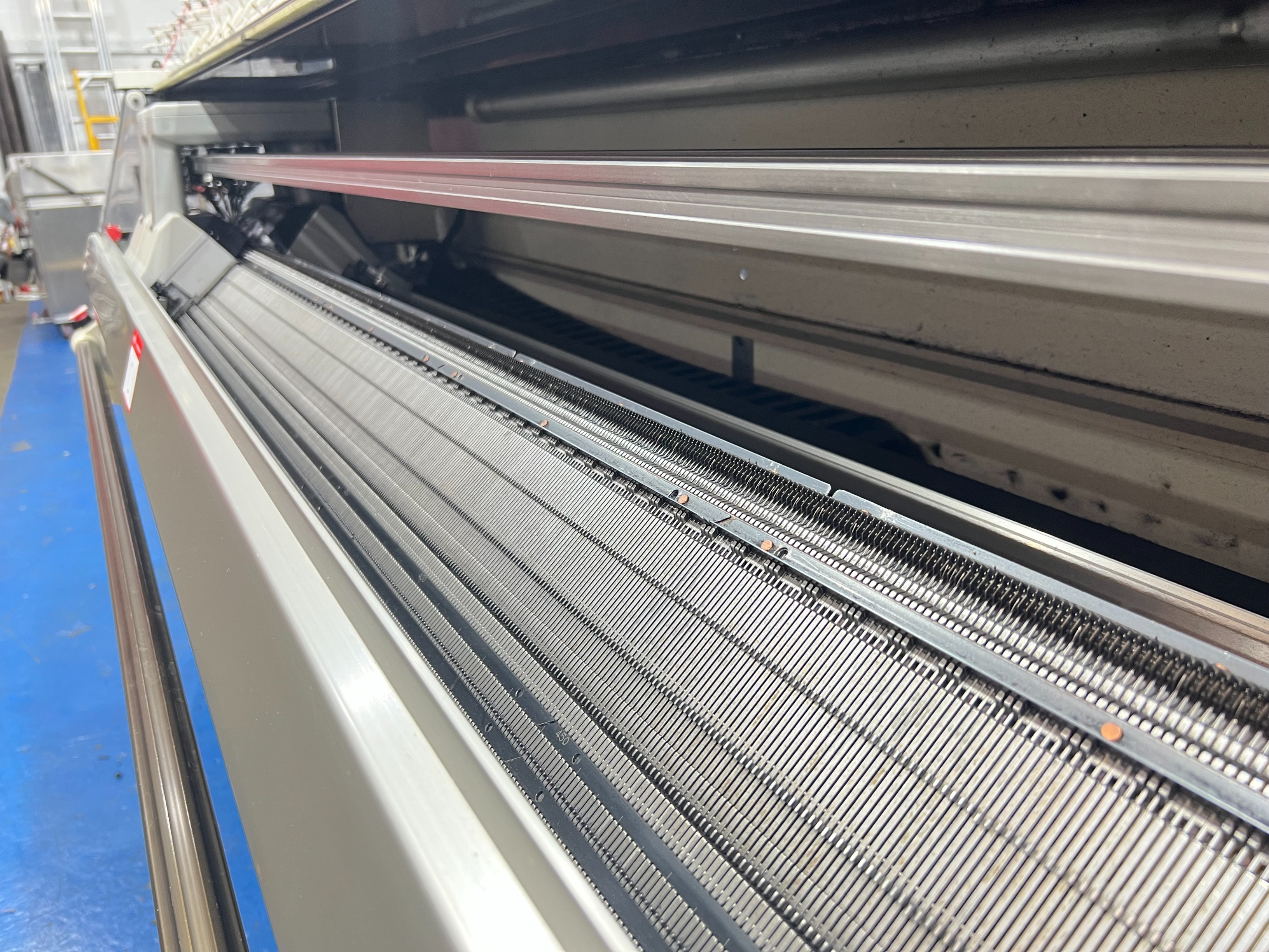 Shima Seiki SFJ 202-T Flat Bed Knitting Machine