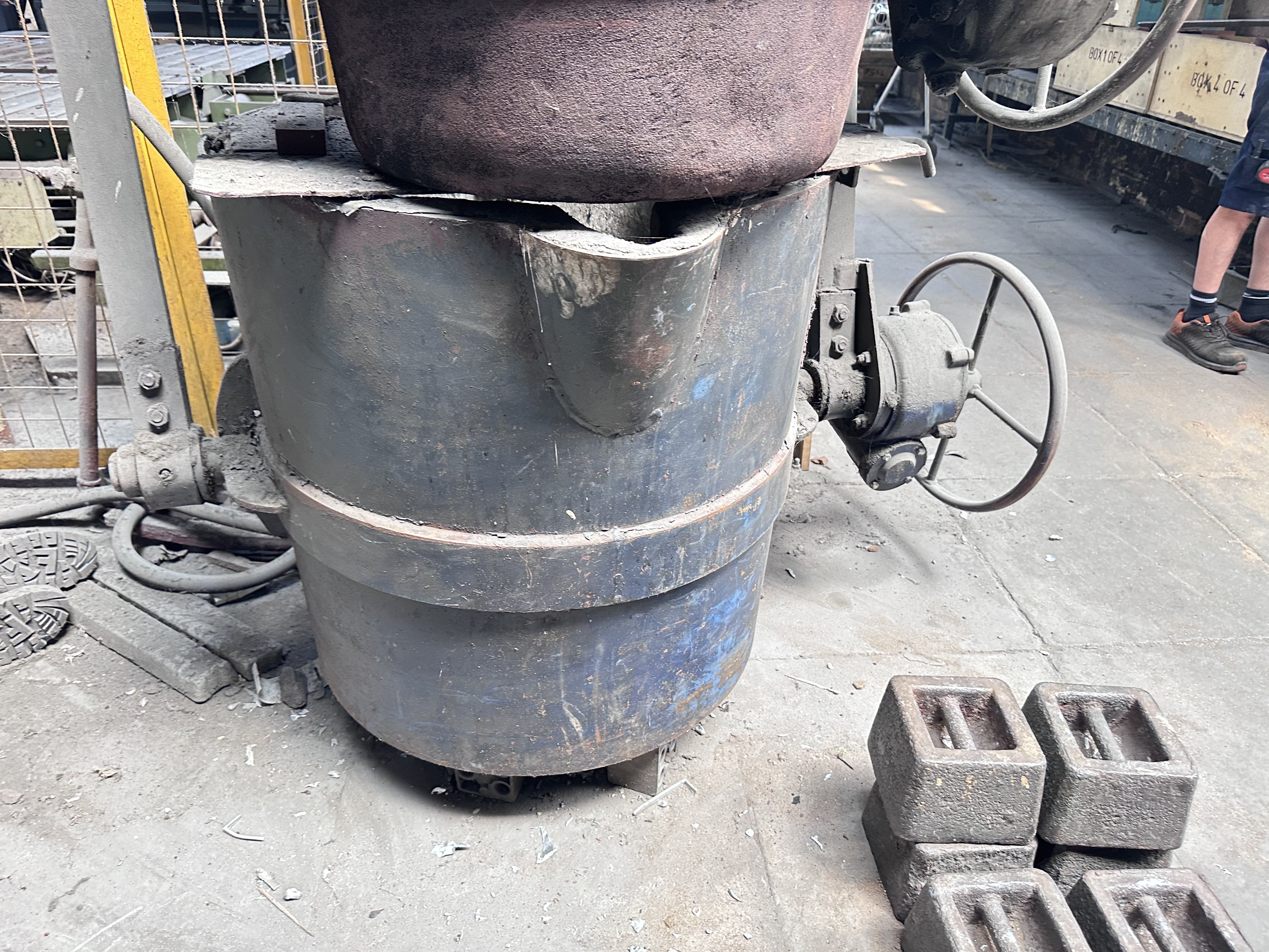 Acetarc Weld & Engineering Company Pouring Ladle (Used)