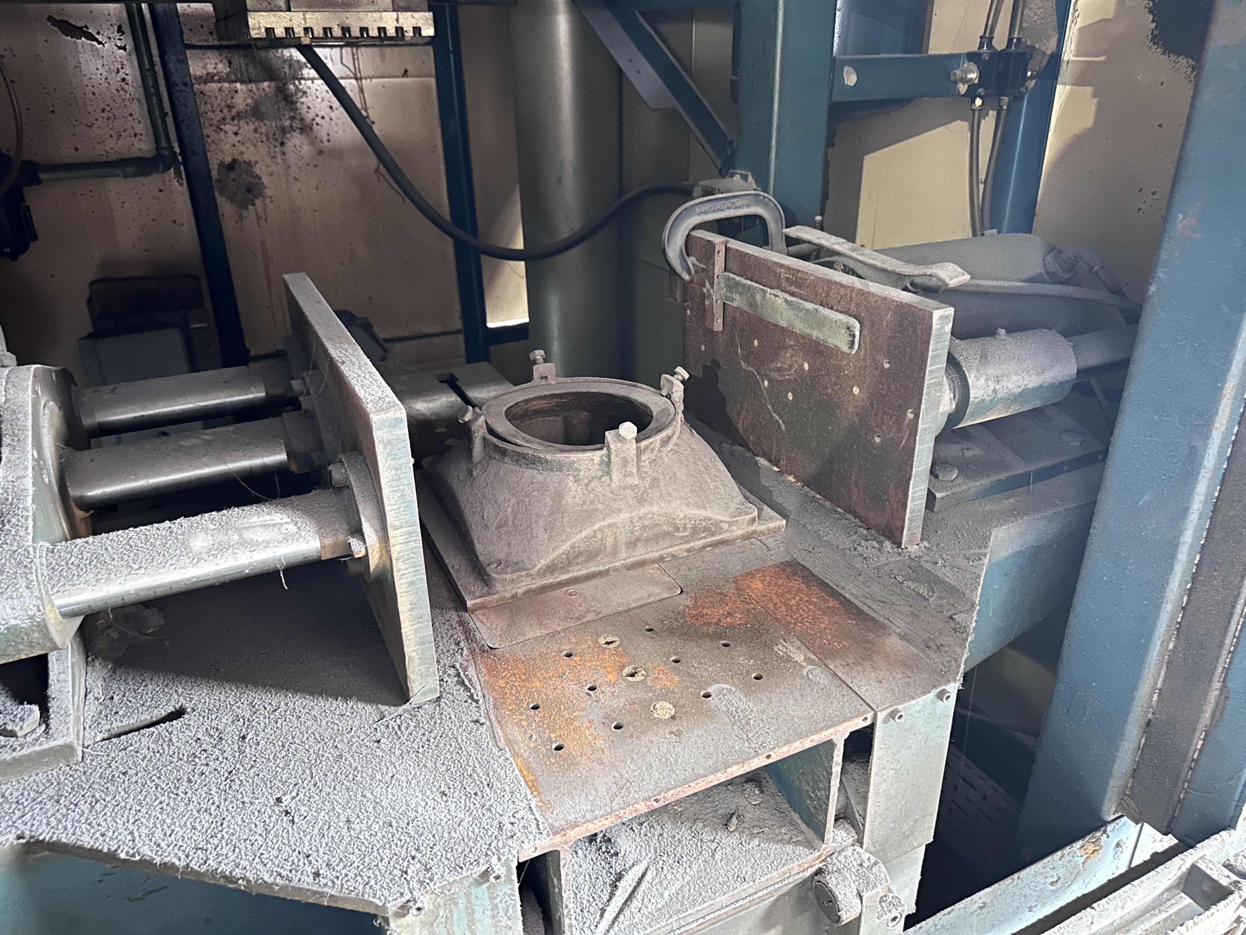 Guest Foundary Machines, Cold Box Core Making Machine