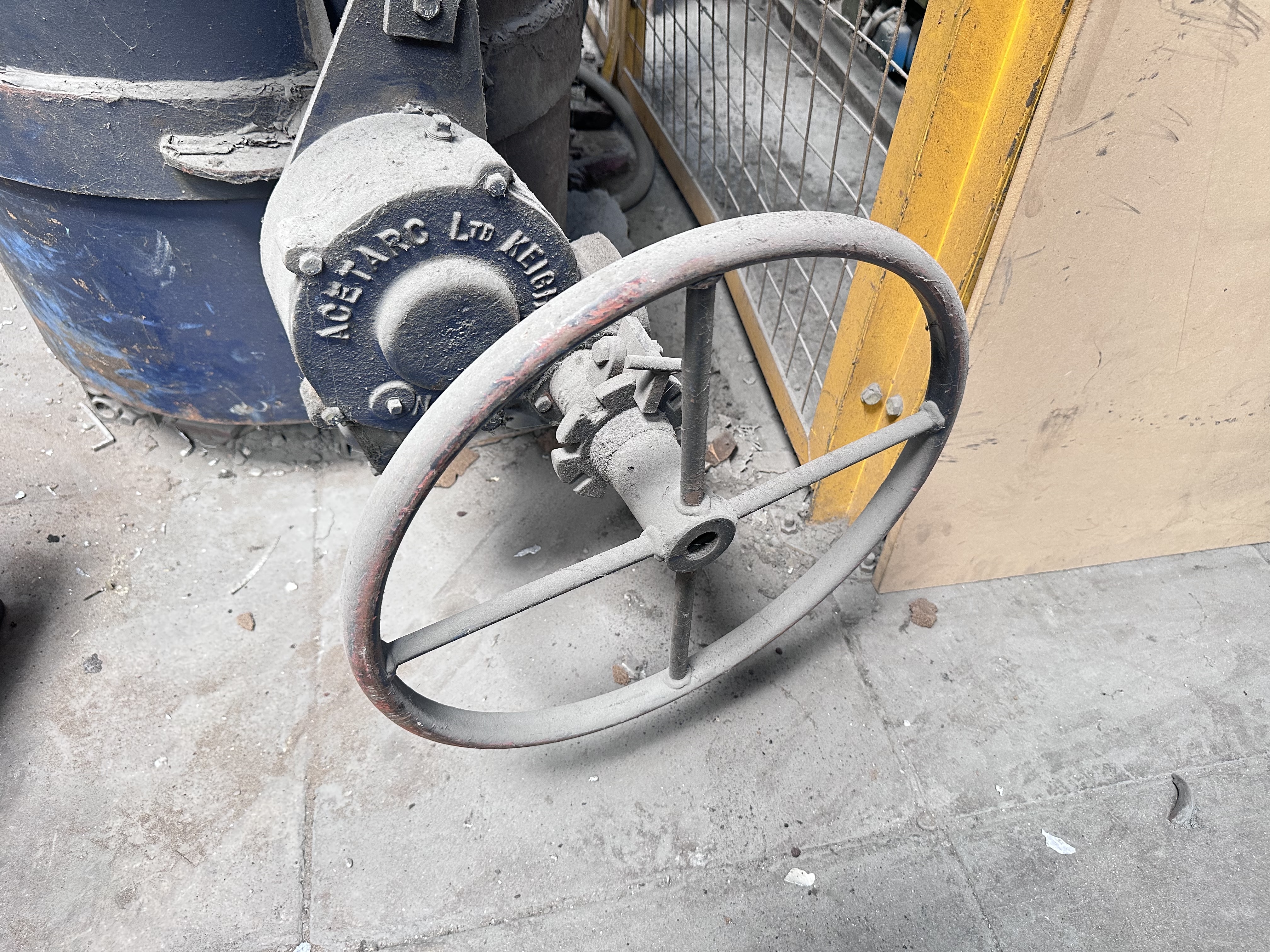 Acetarc Weld & Engineering Company Pouring Ladle (Used)