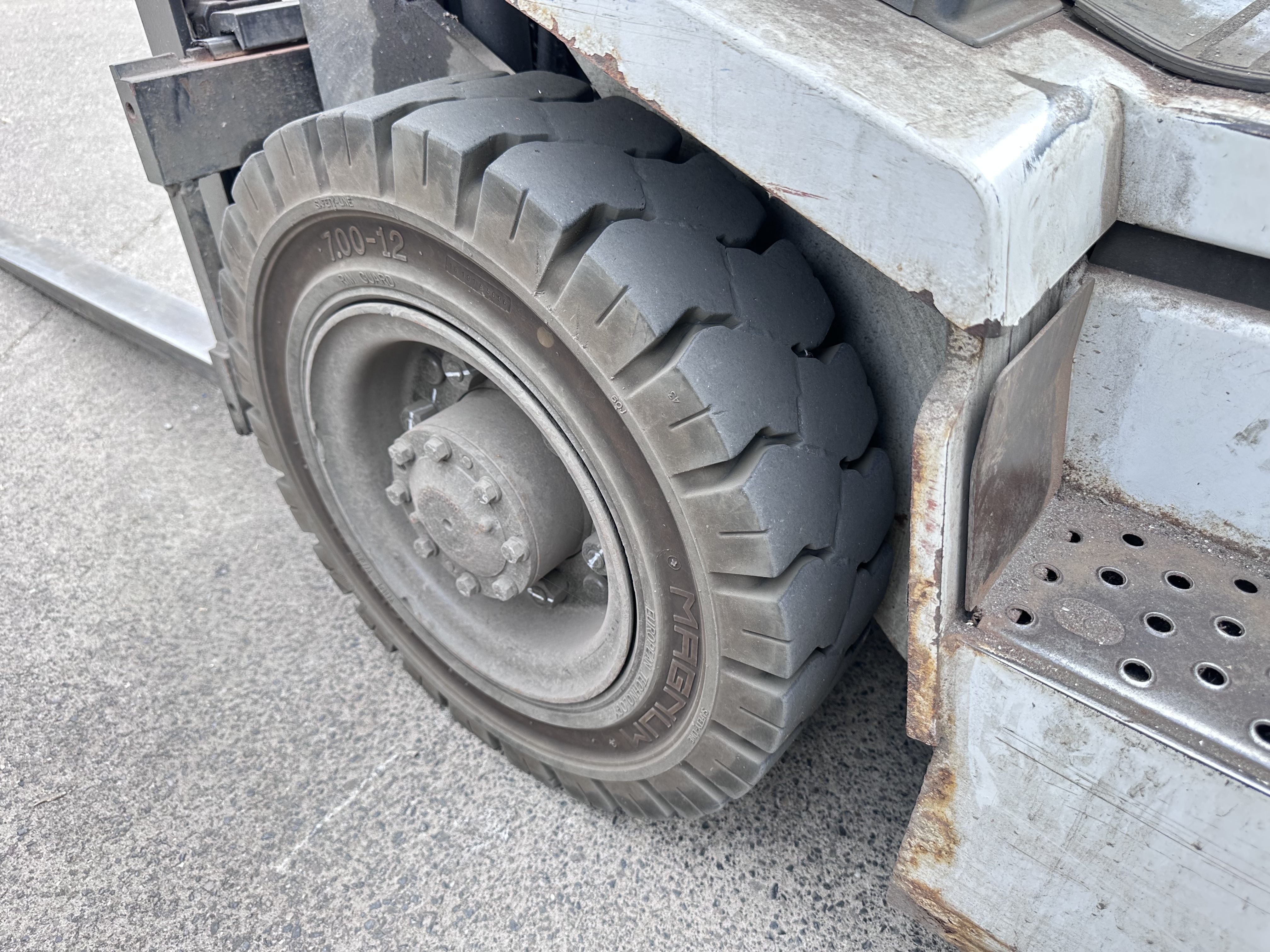 Nissan U1D2A25LQ 2.5T LPG Fork Lift Truck (2013)