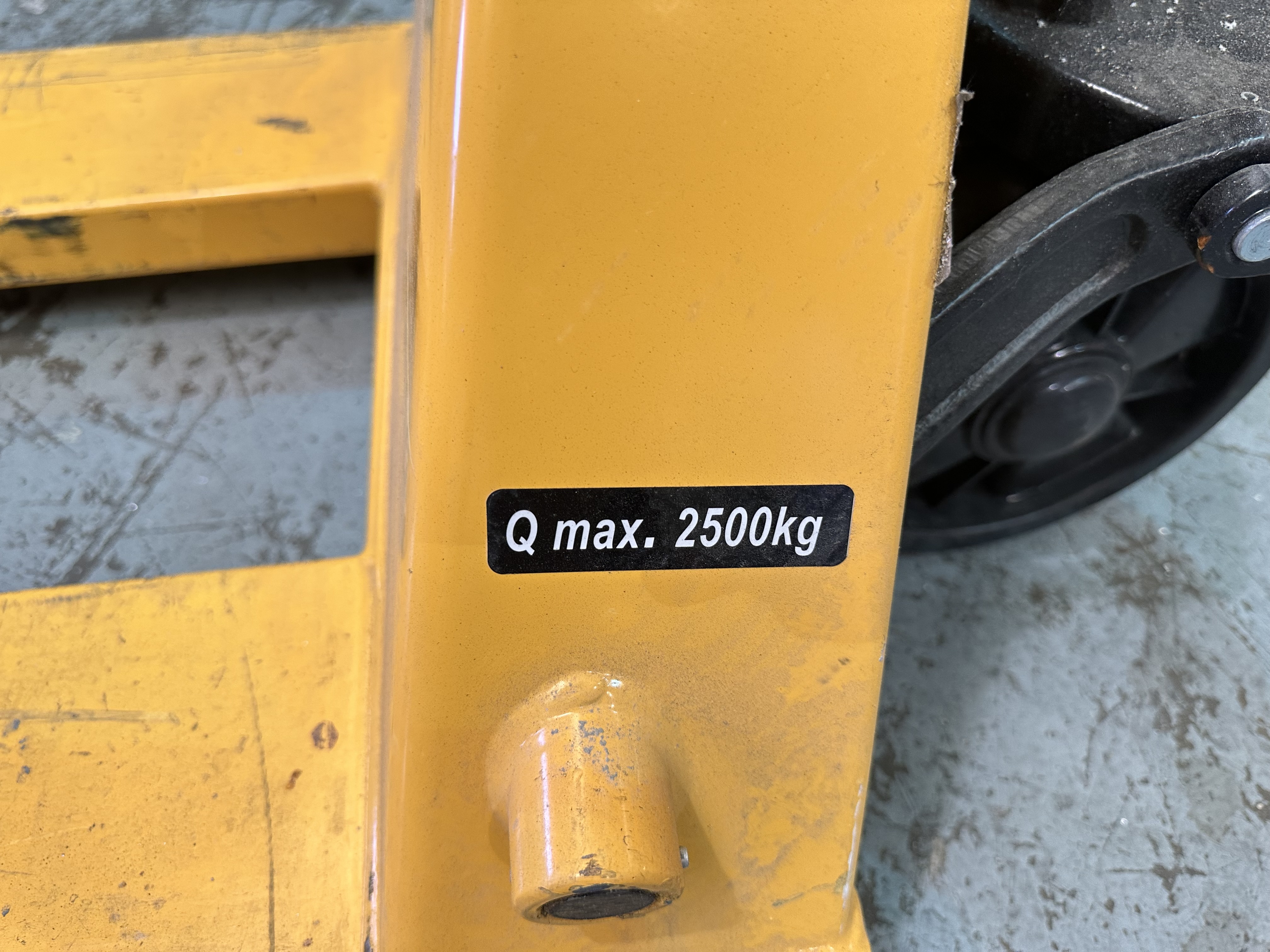 Pallet Truck HPT-D, Capacity 2500kg, Forks 540 x 1150mm (2020)