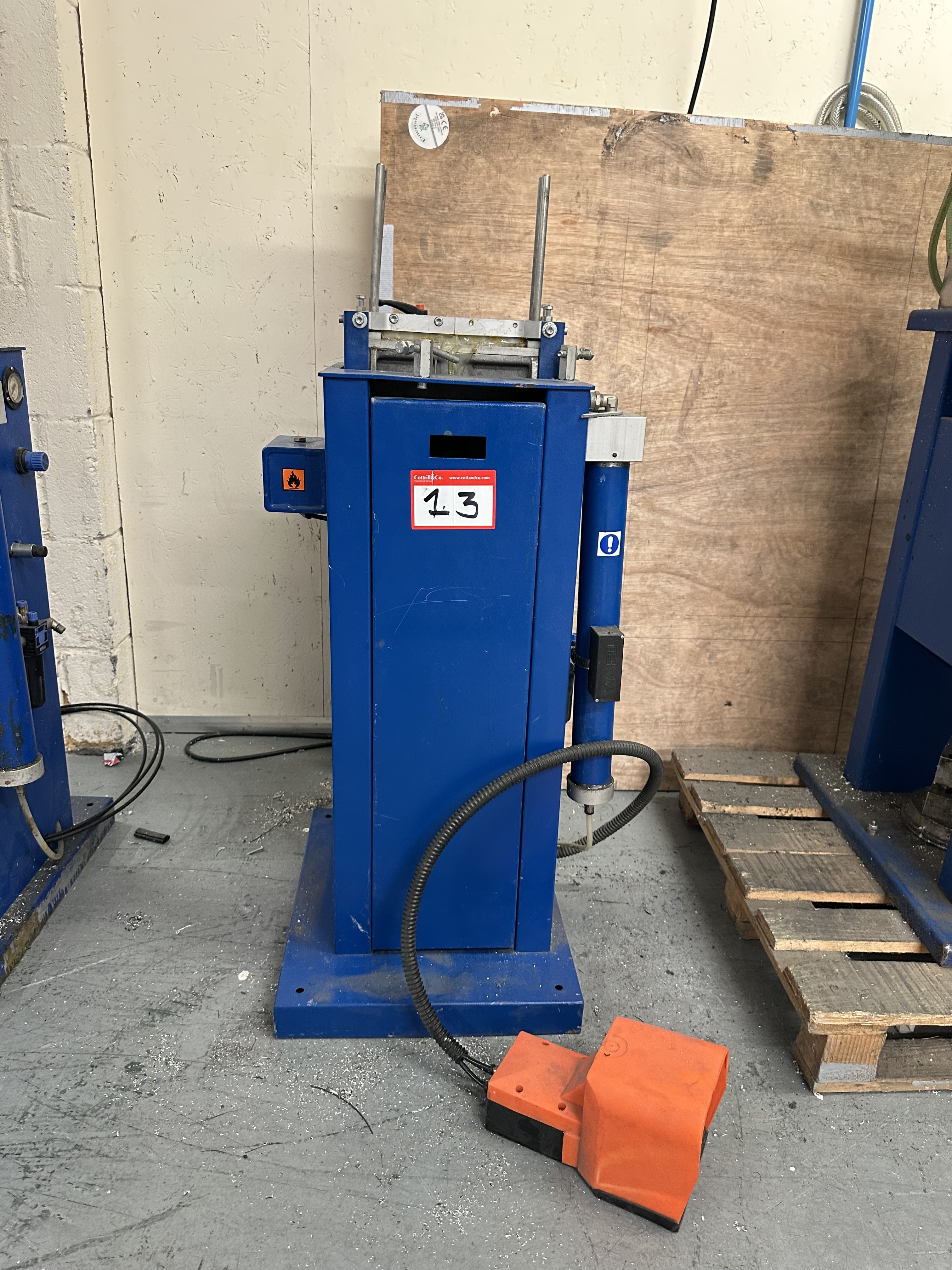 Schuco PGA (282 020) Pneumatic Press. (2010)