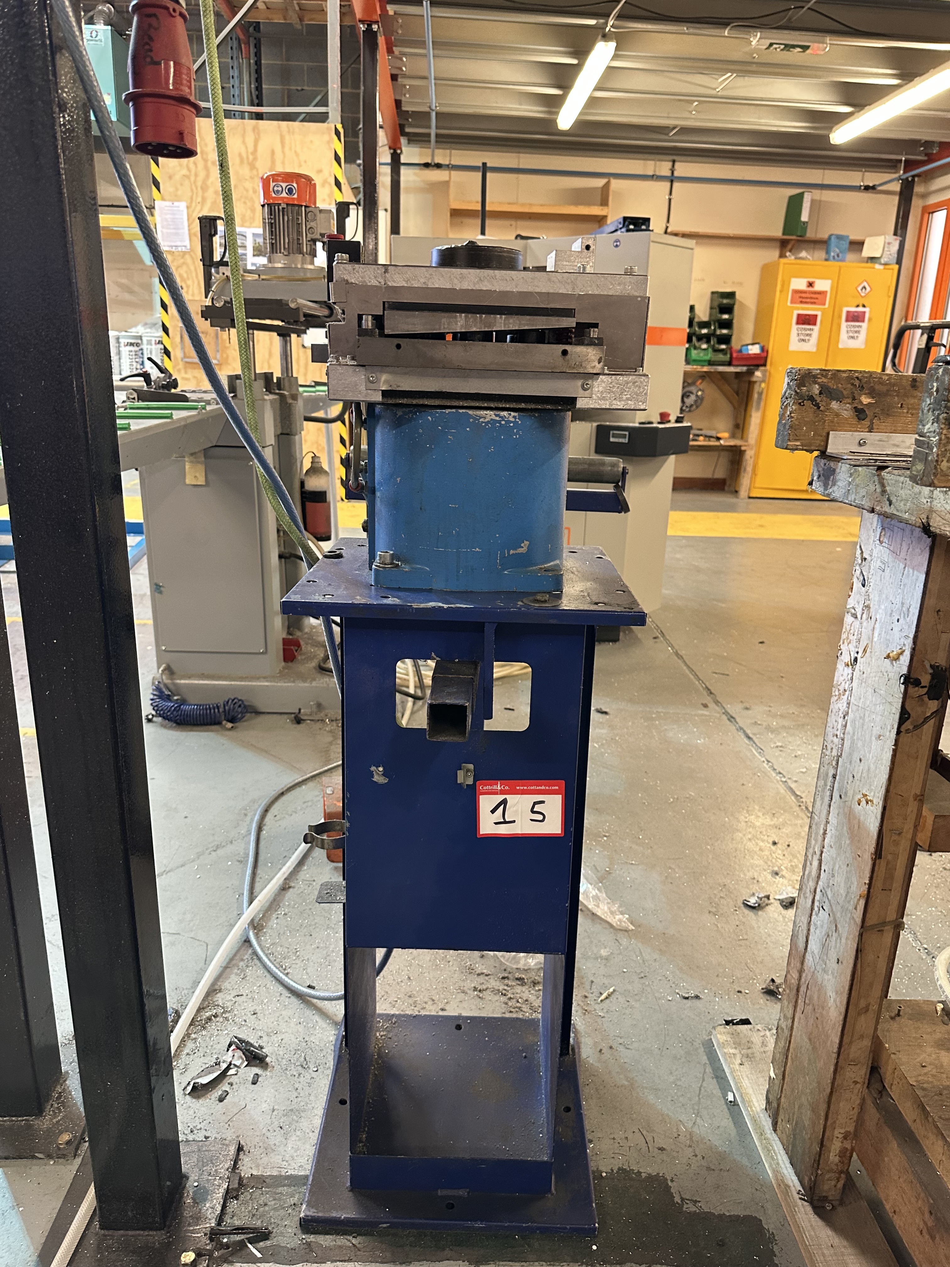 Schuco Pneumatic Press