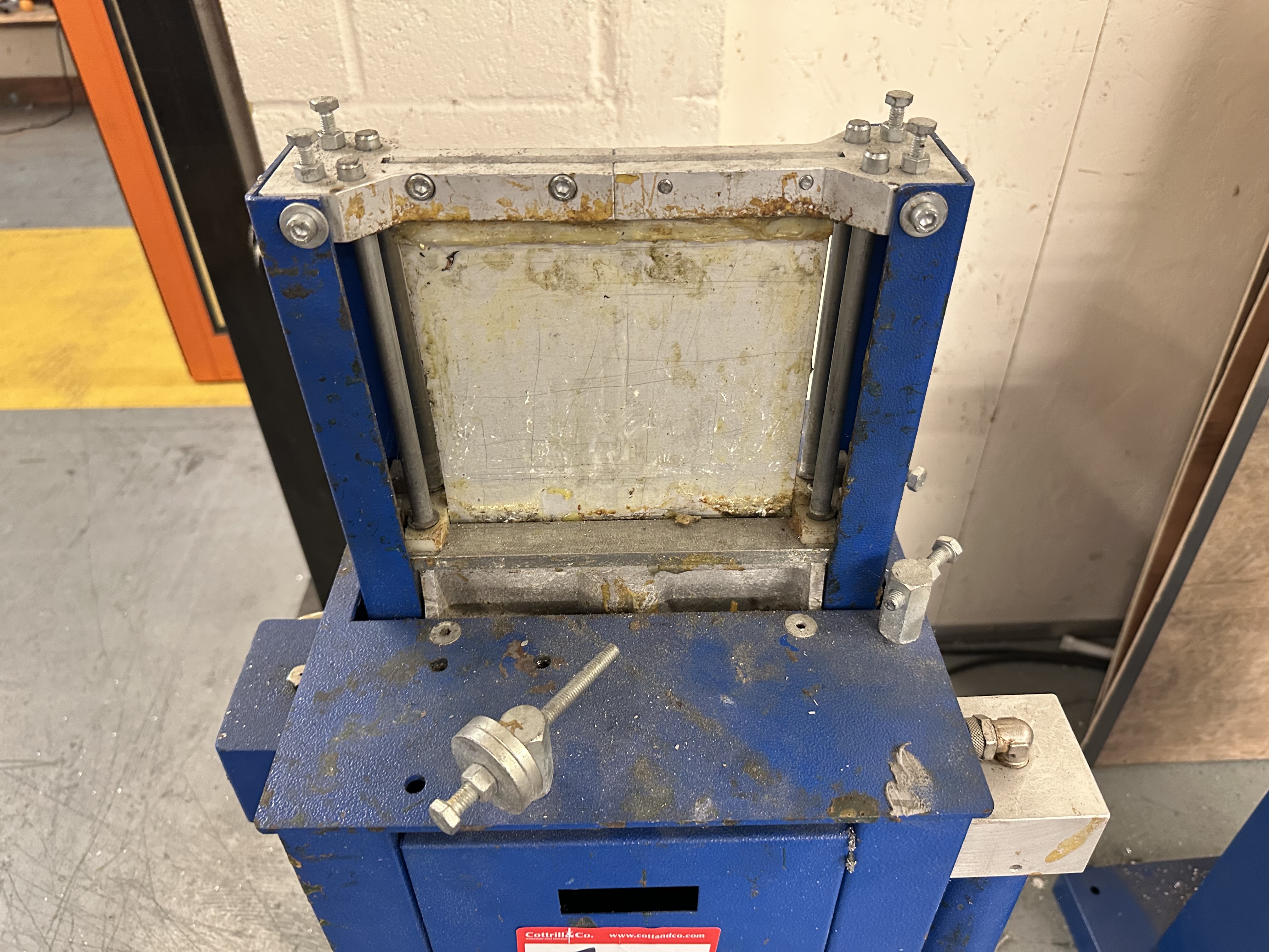 Schuco PGA (282 020) Pneumatic Press. (2003)
