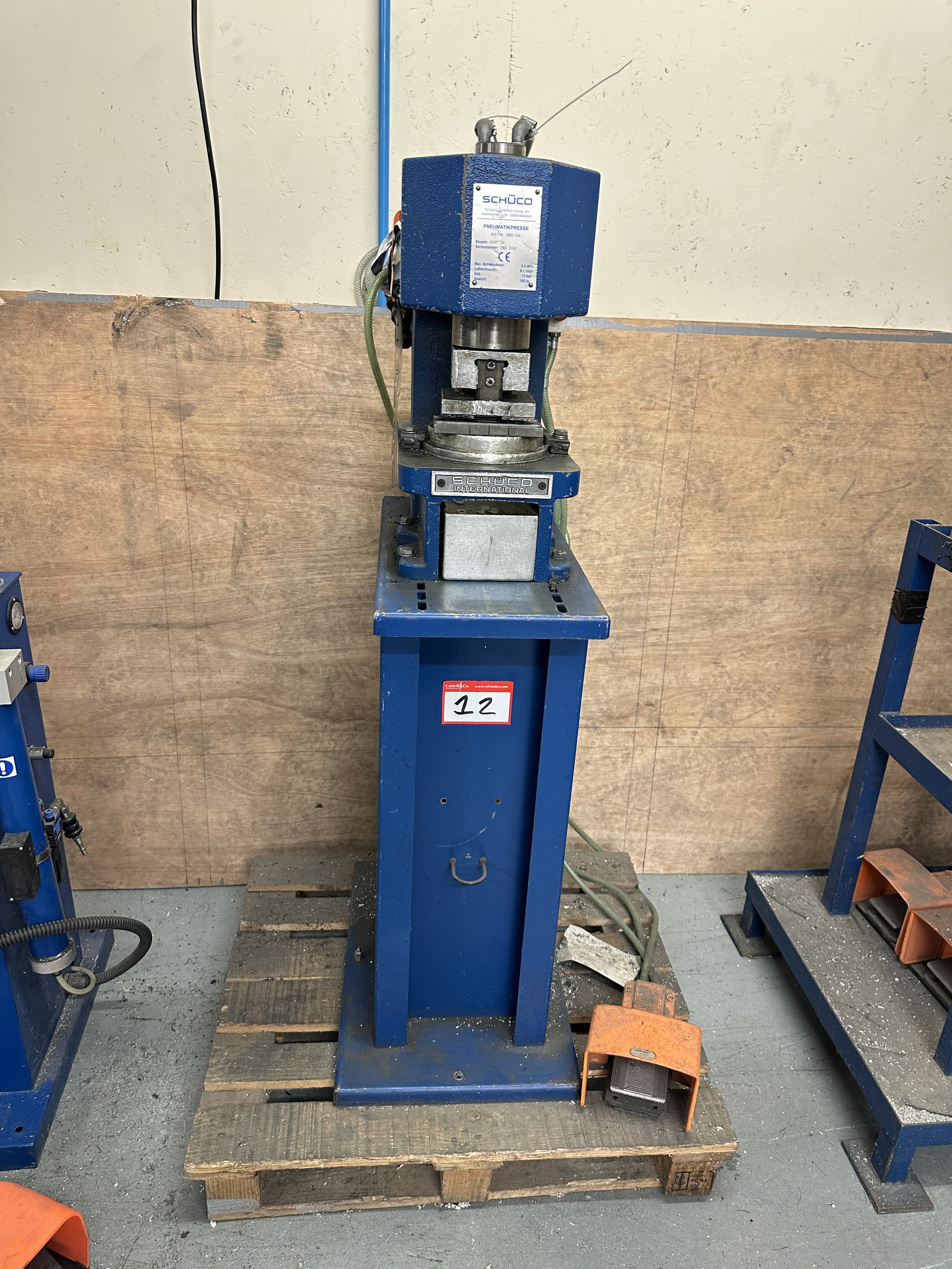 Schuco 290 124 Pnuematic Press. (2006)