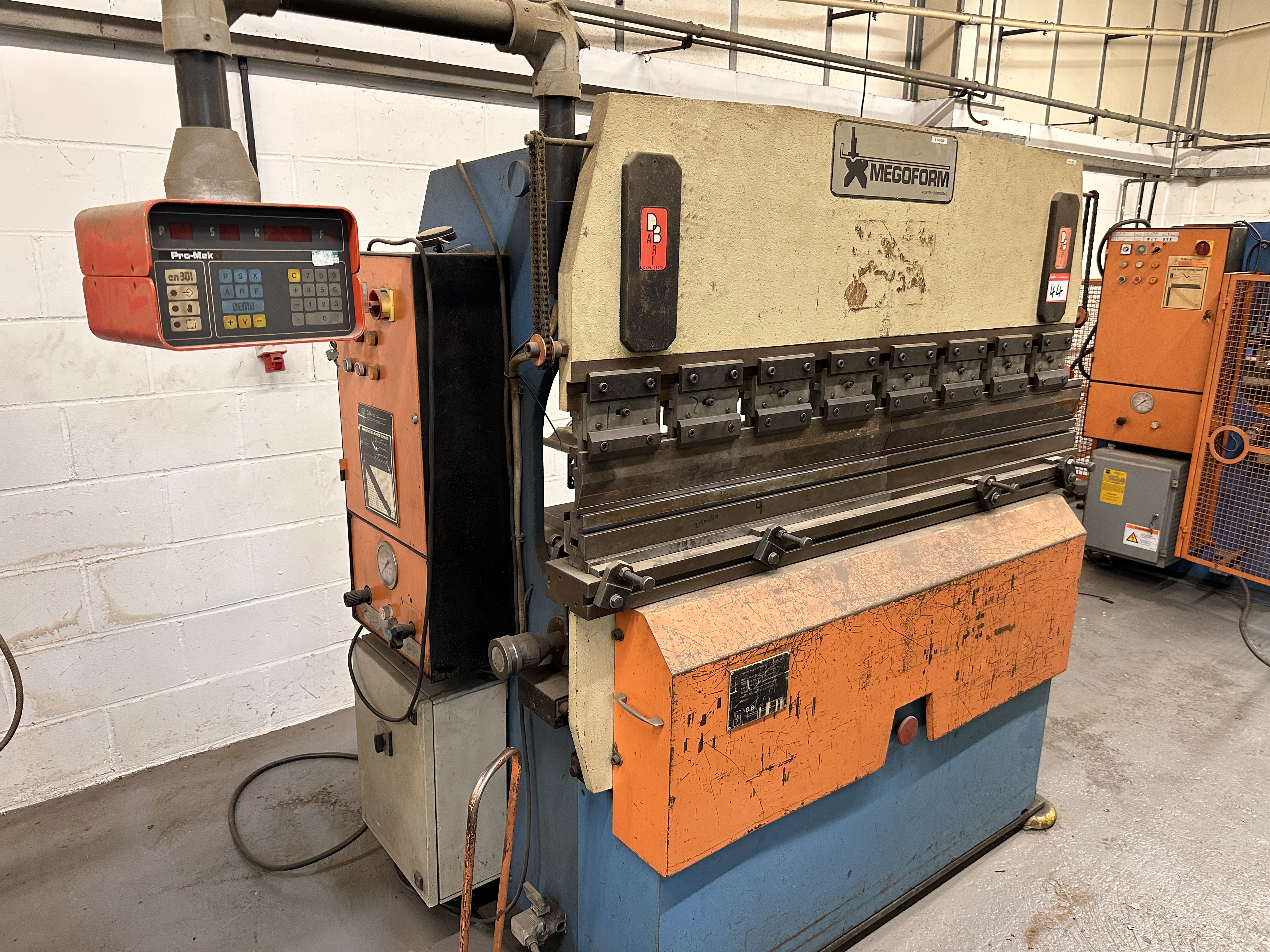 Megoform Hydraulic Press Brake with Pro-Mek CN301 Control