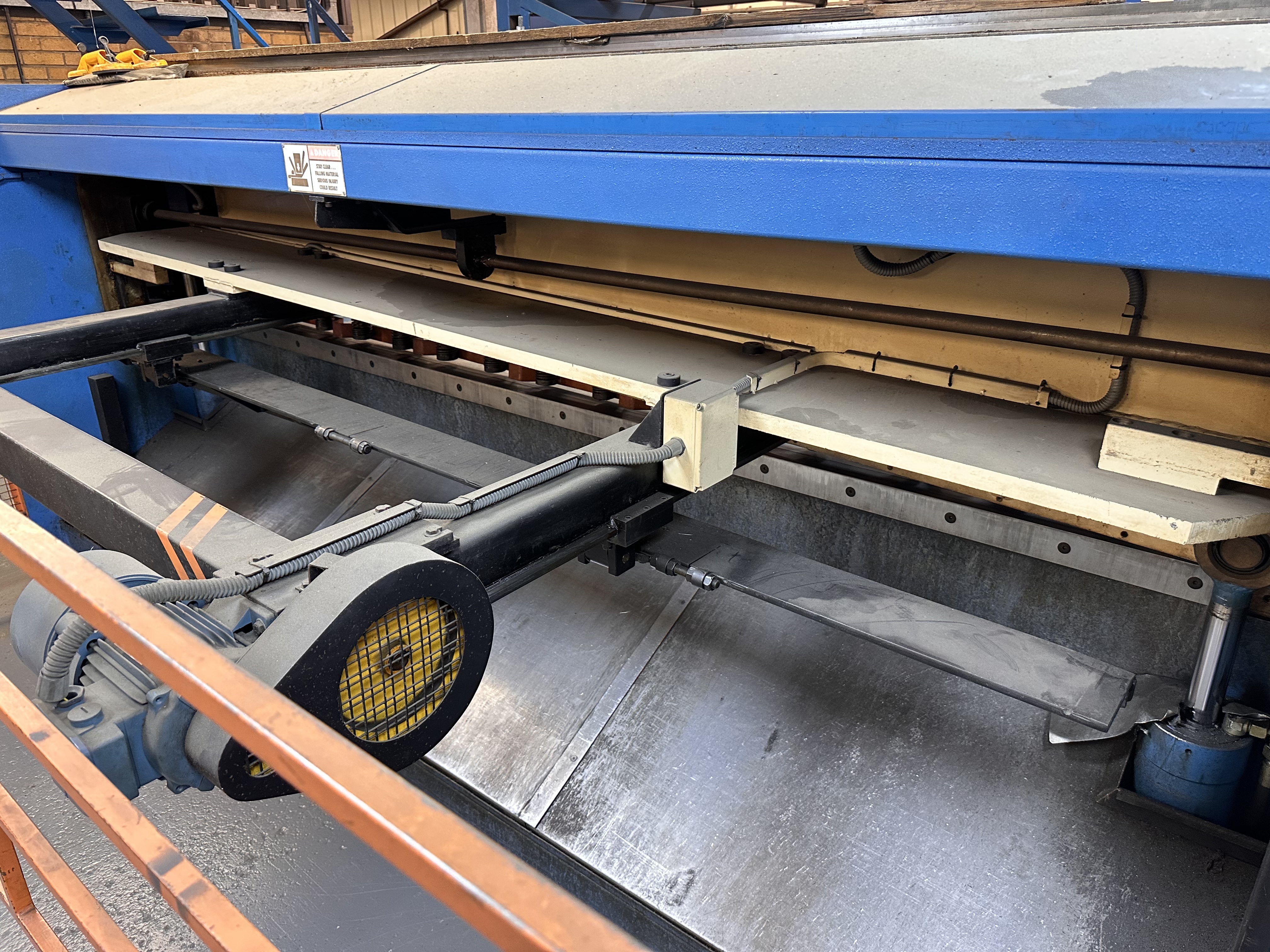 Megobal Megaform GHE-3006 Guillotine
