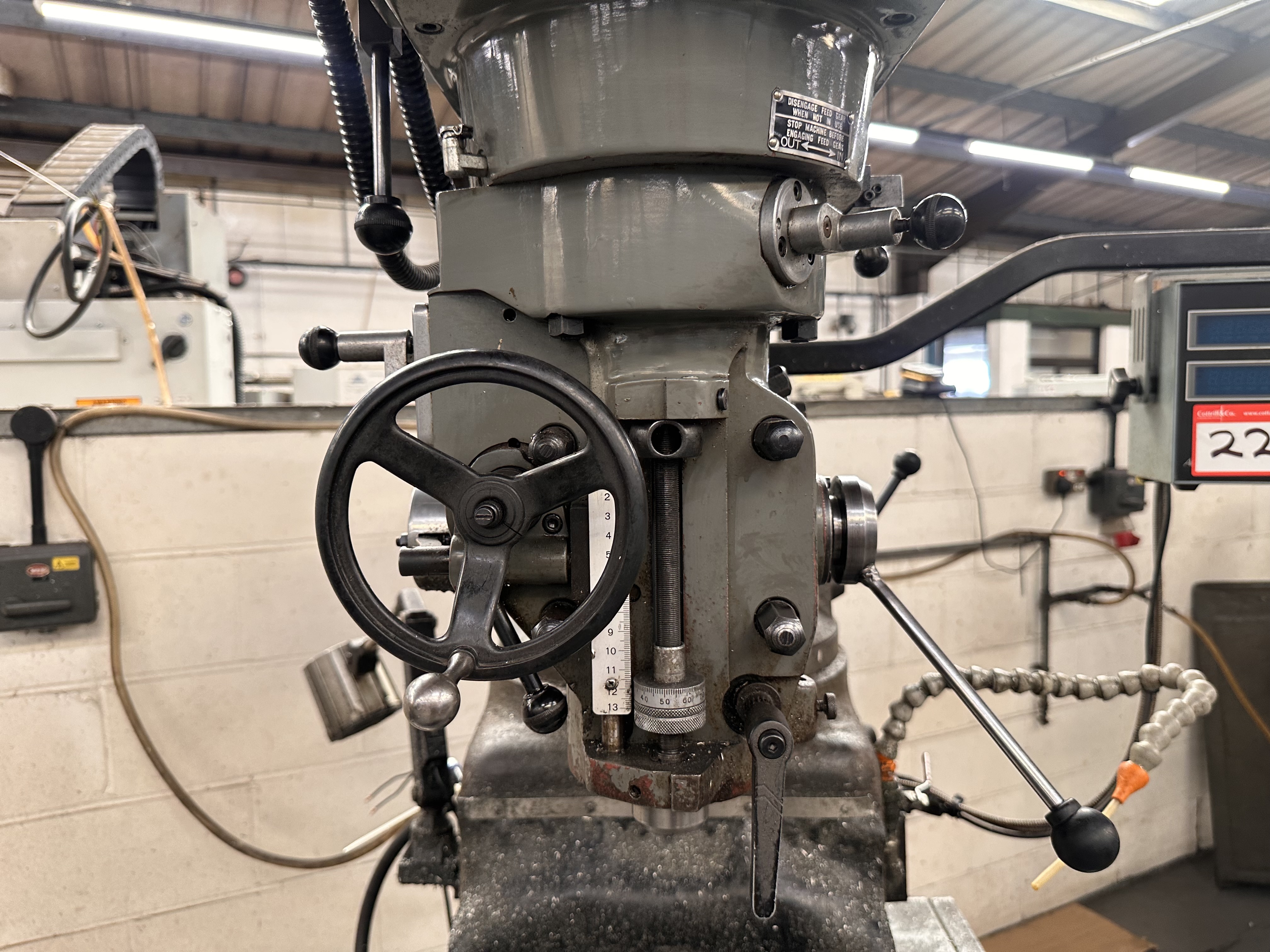 XYZ KRV2000 Turret Mill