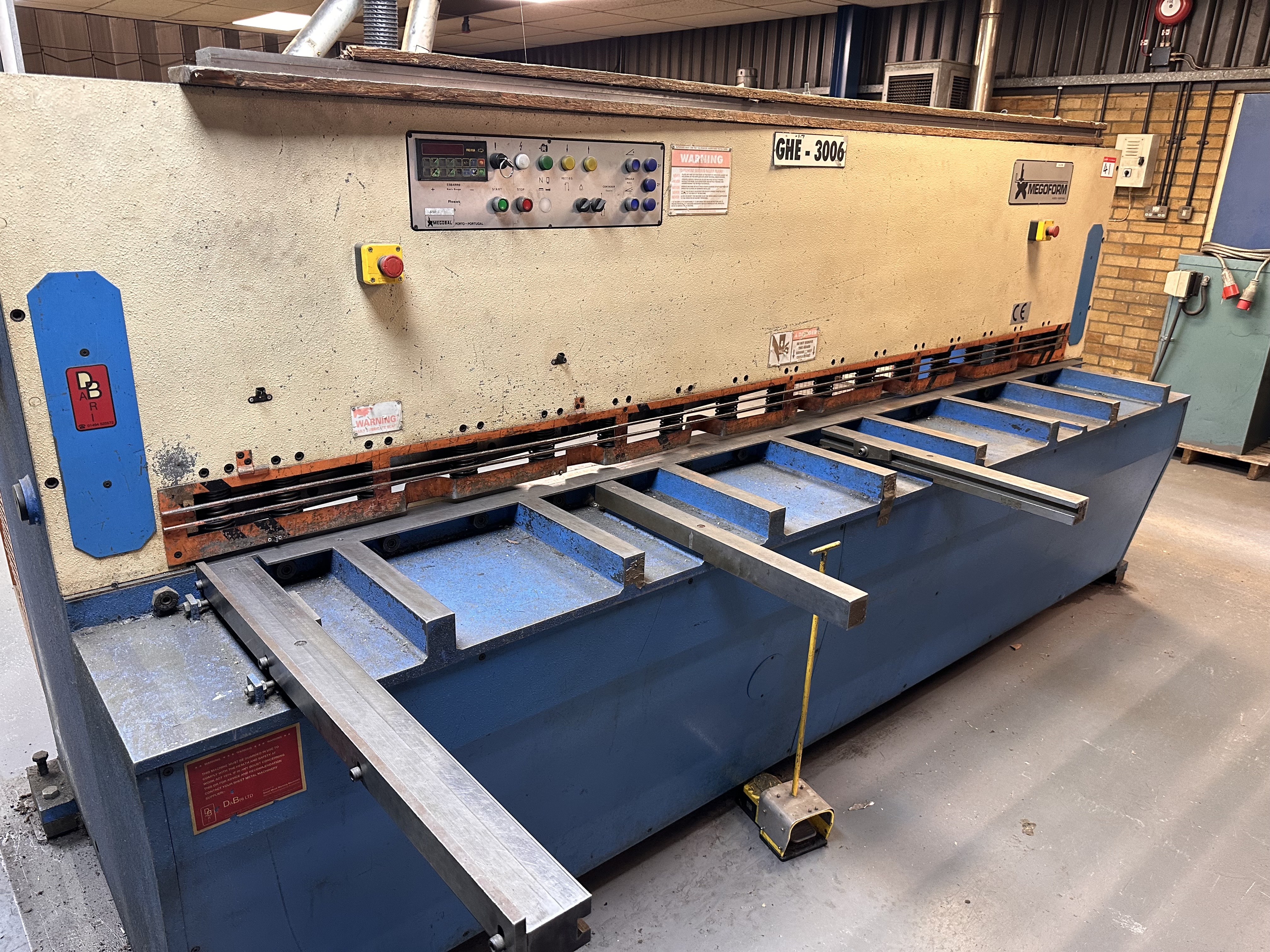 Megobal Megaform GHE-3006 Guillotine