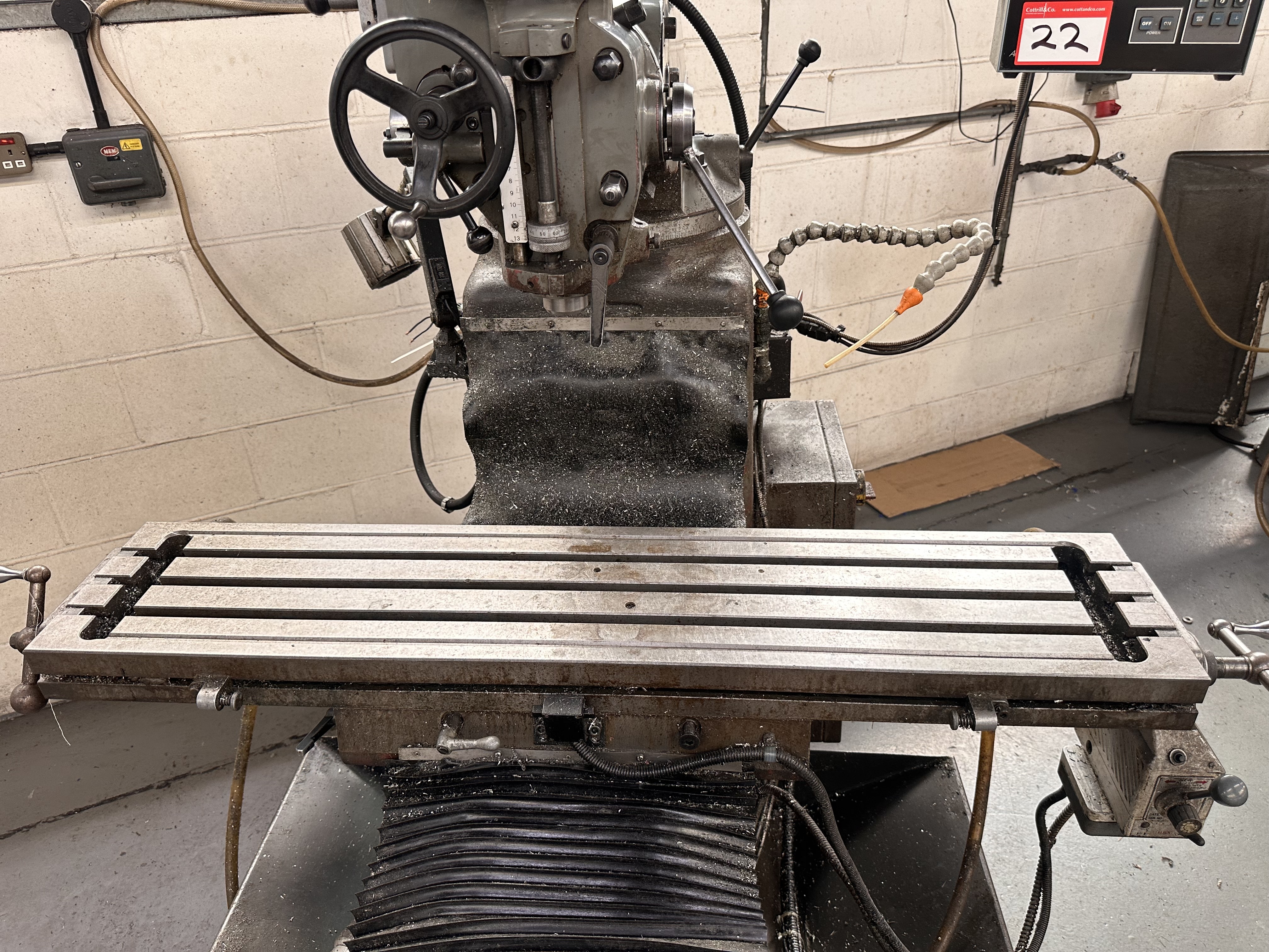 XYZ KRV2000 Turret Mill