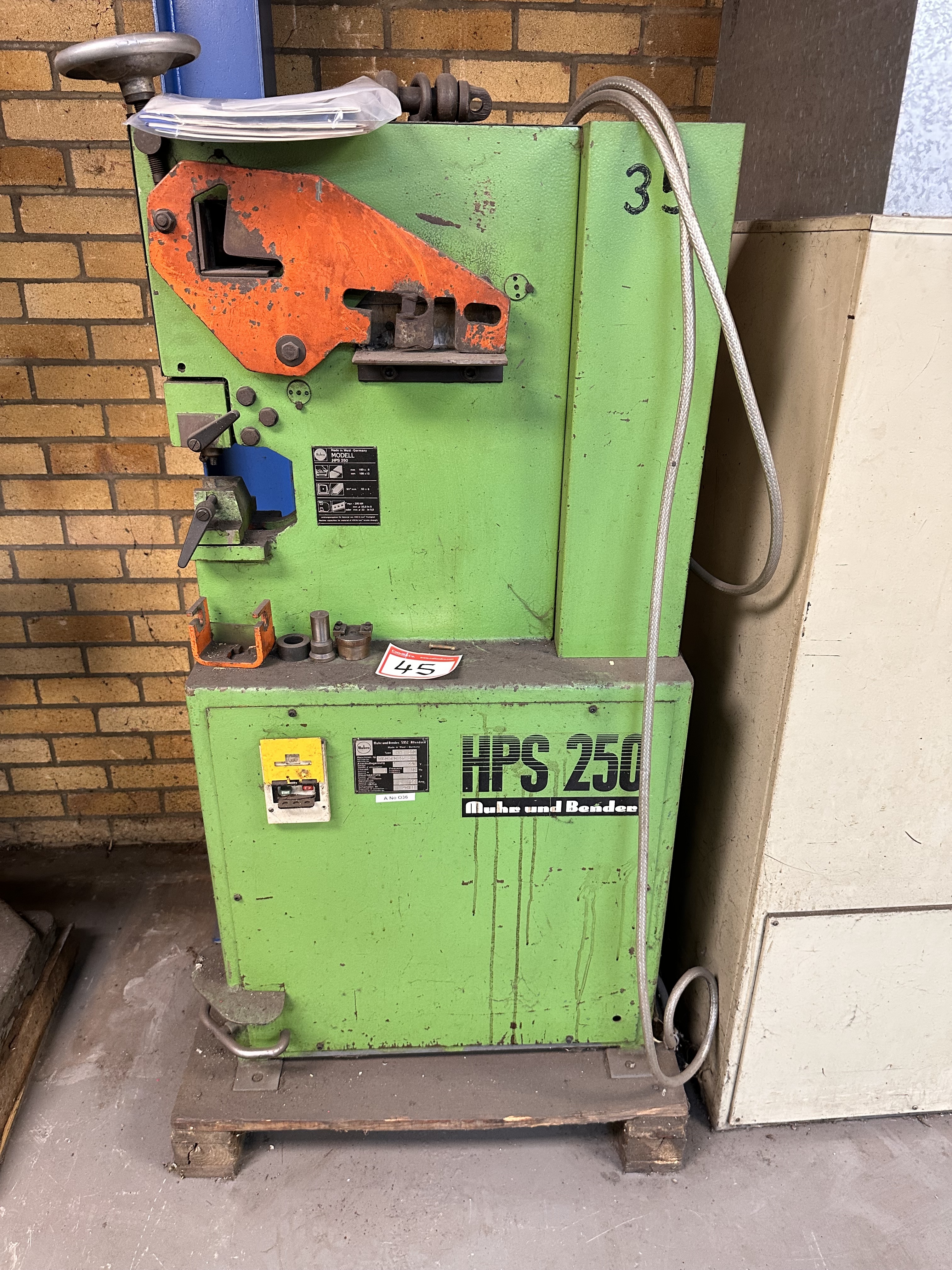 Mubea HPS-200 Metalworker