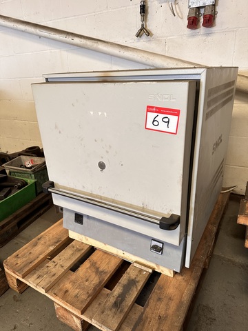 SNOL 39/1100 Electric Heat Treatment Furnace