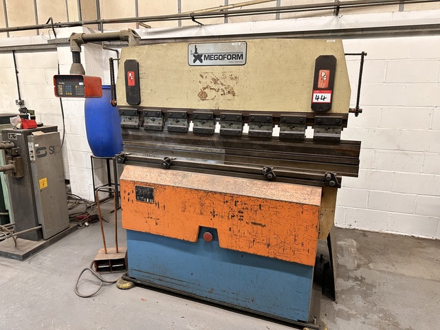 Megoform Hydraulic Press Brake with Pro-Mek CN301 Control