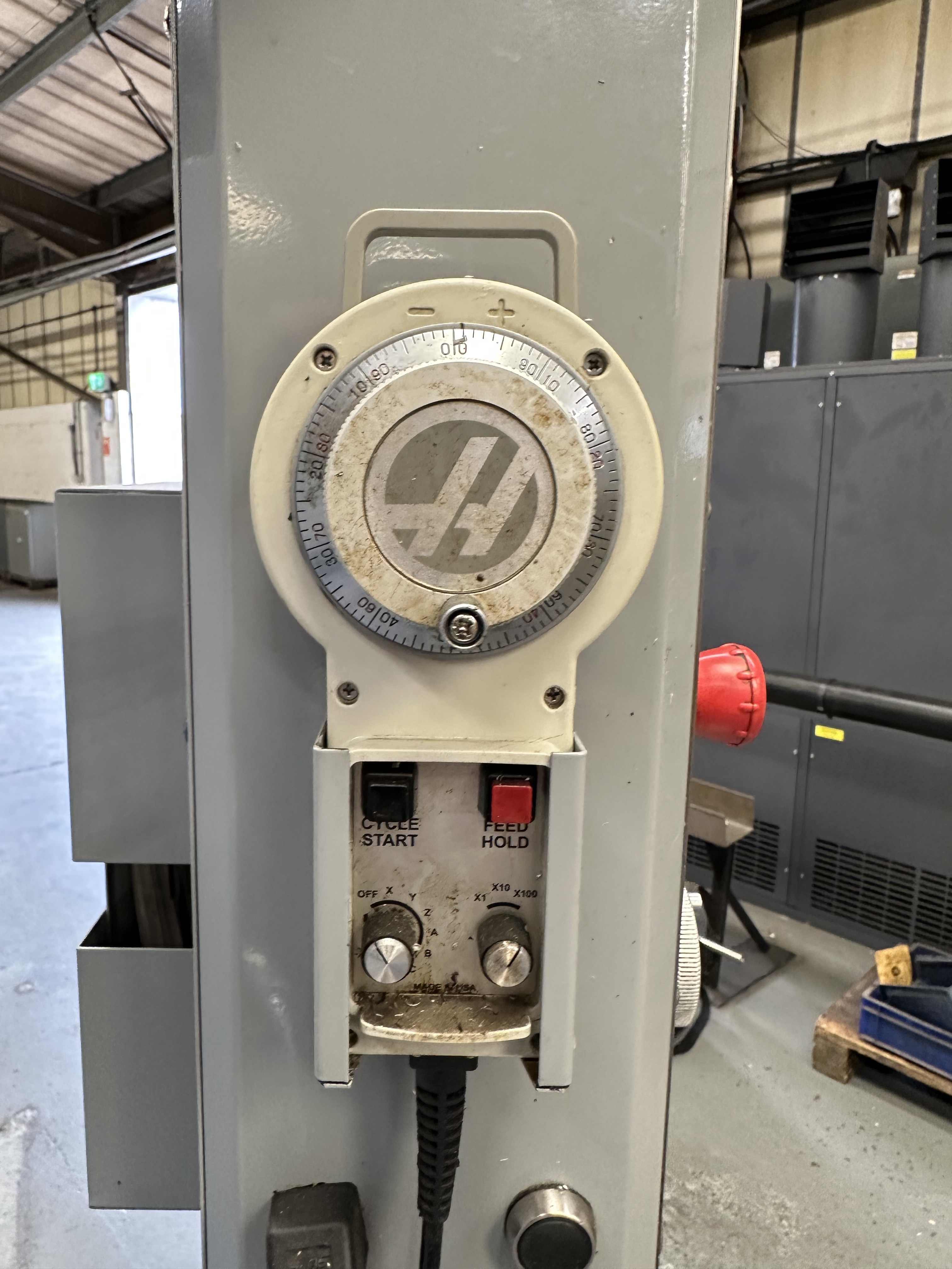 Haas VF2DE Vertical Machining Centre with Haas CNC Control. (02/2006)