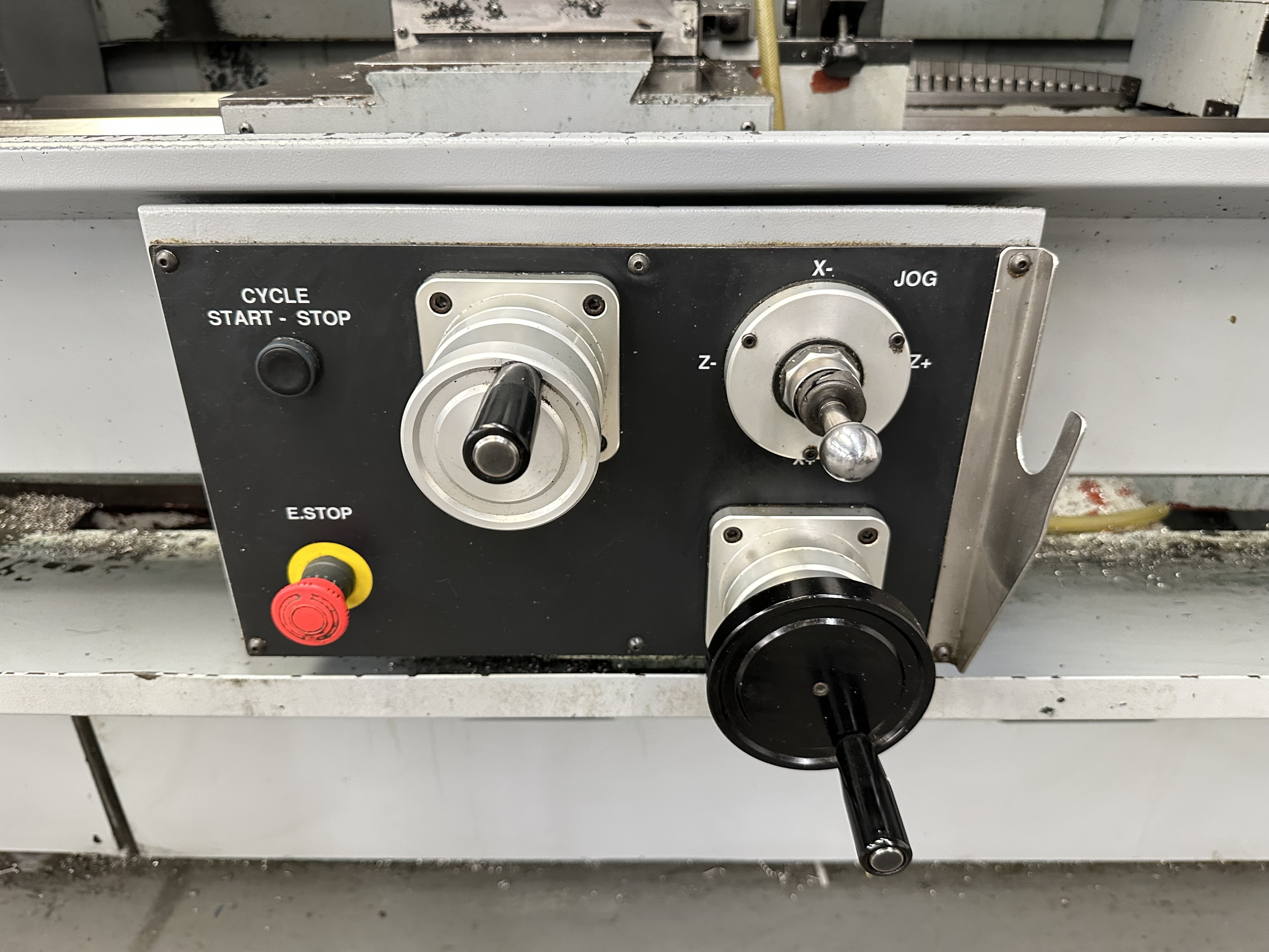XYZ Proturn SLX 555-2M CNC/Manual Lathe (2005) 