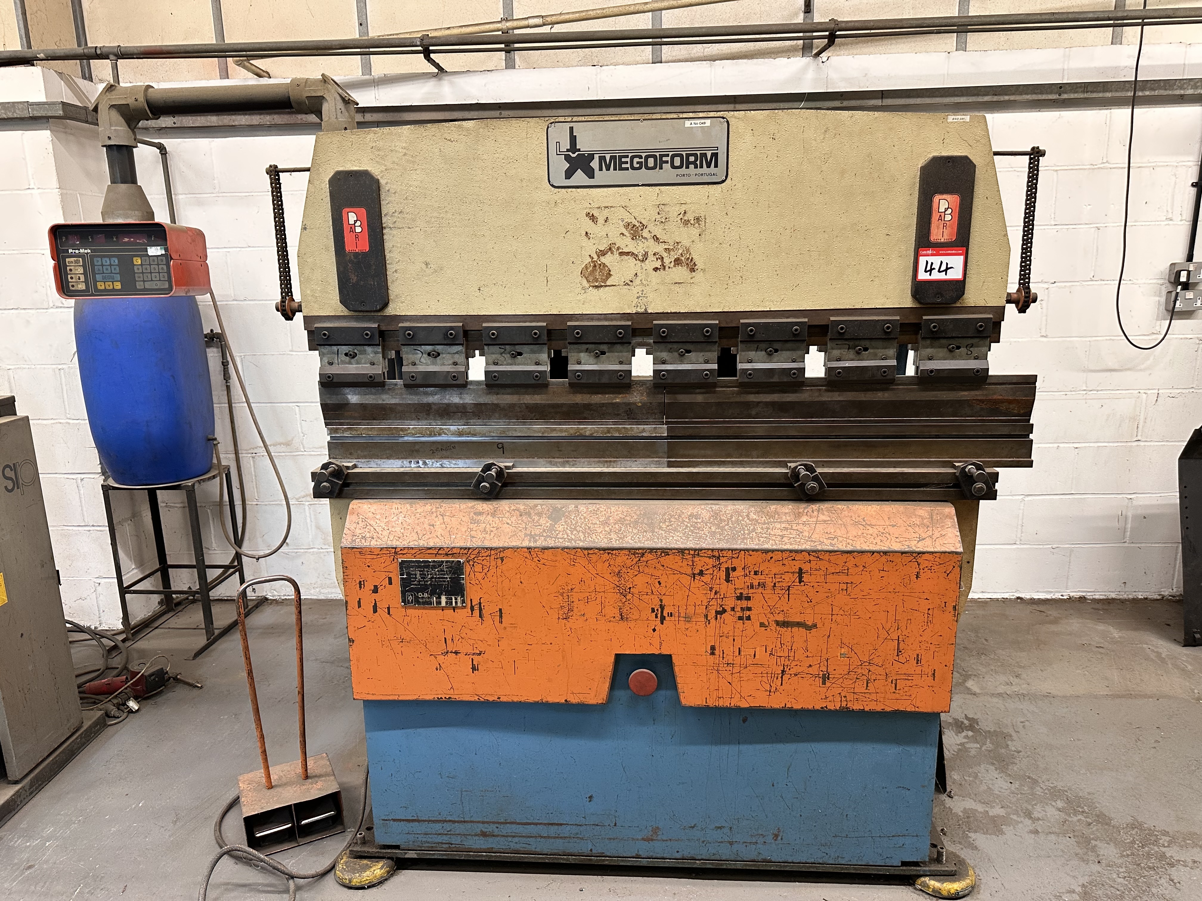 Megoform Hydraulic Press Brake with Pro-Mek CN301 Control