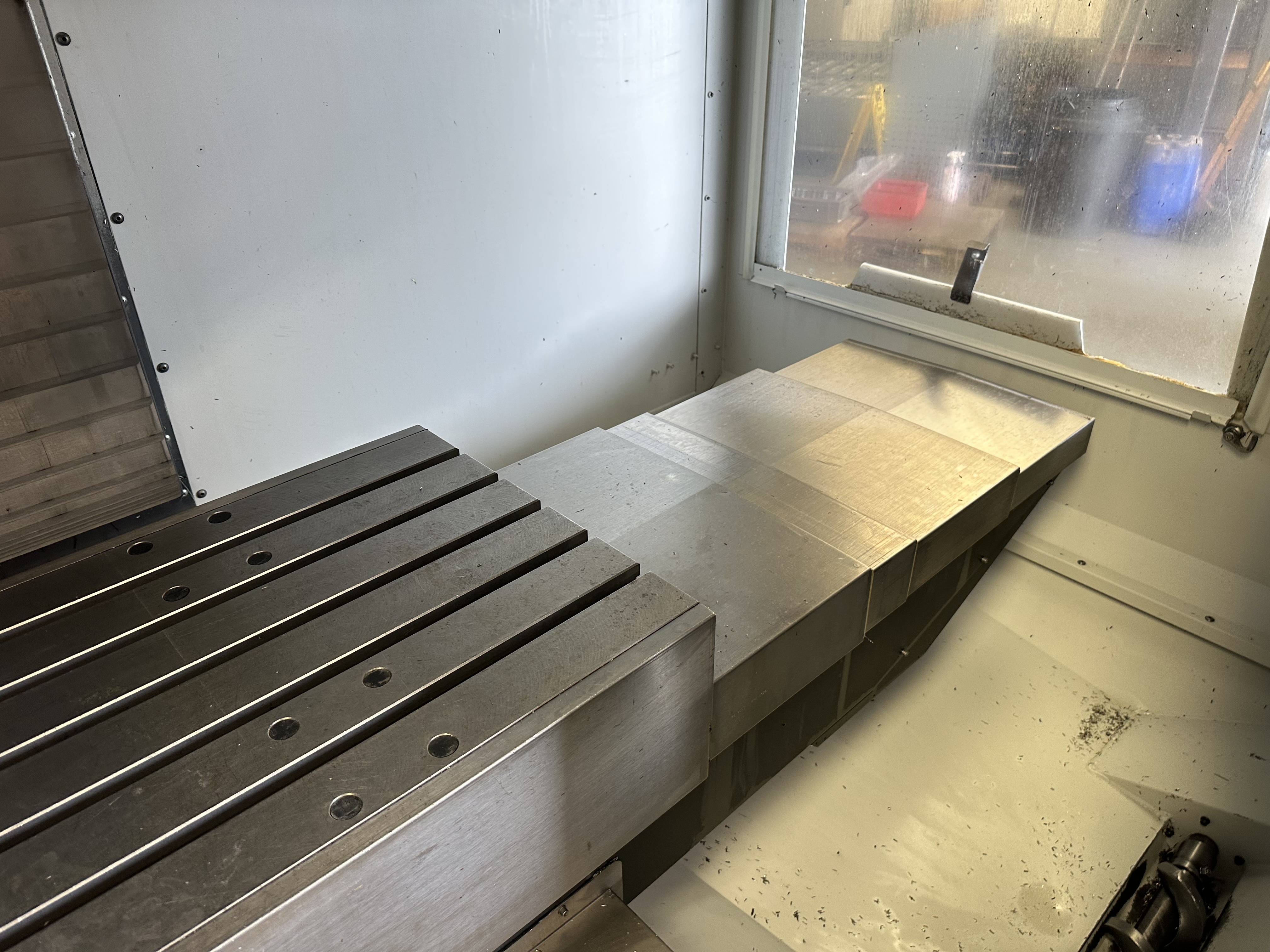 Haas VF3 CNC Vertical Machining Centre with Haas Control. (11/2010)
