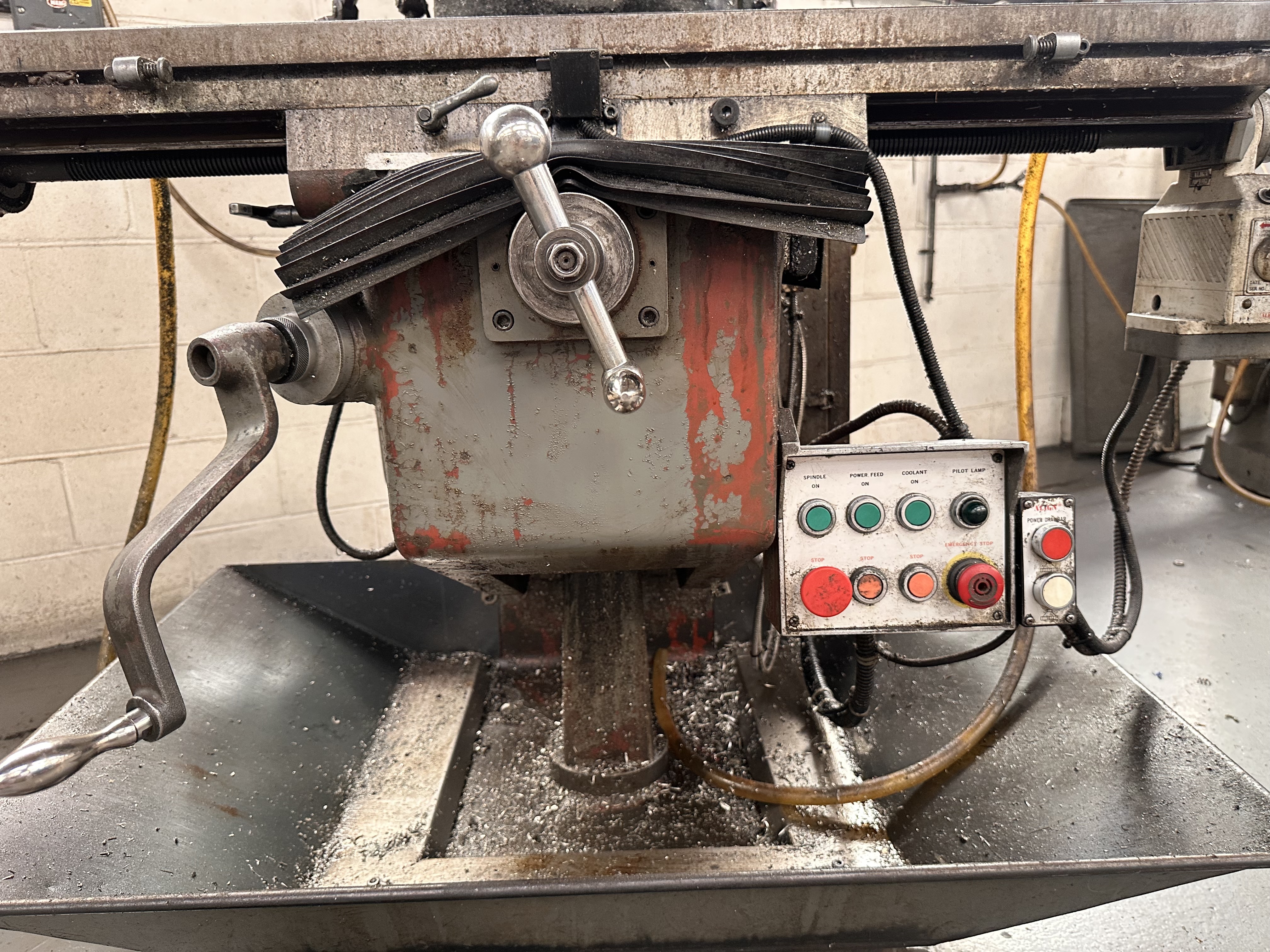 XYZ KRV2000 Turret Mill